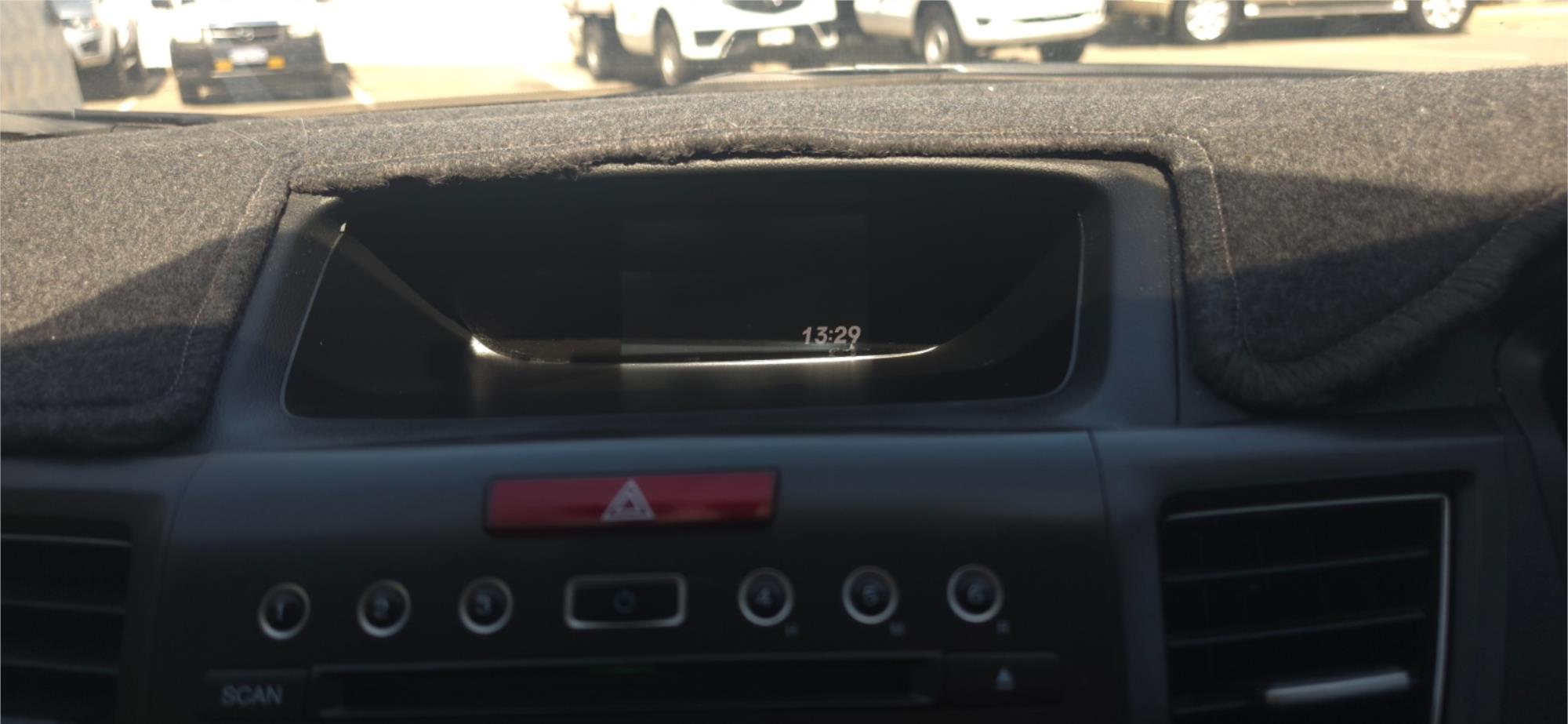 
								2014 Honda CR-V VTi full									