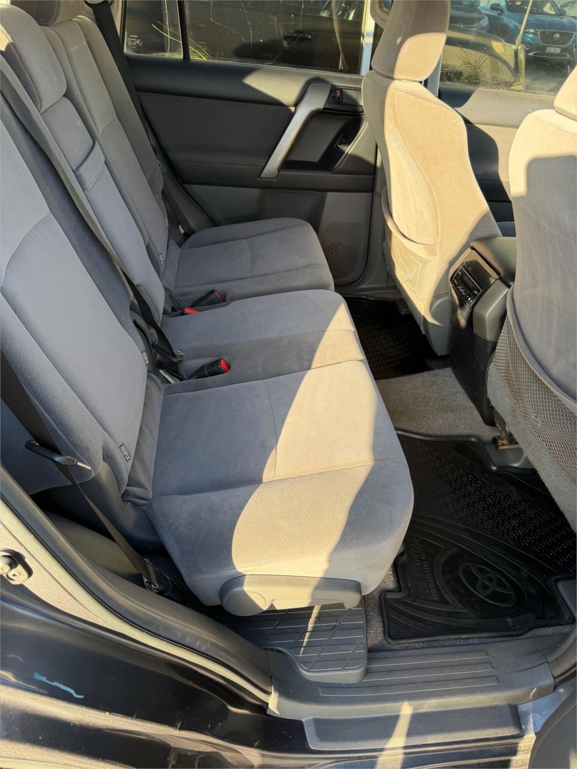 
								2012 Toyota Landcruiser Prado GXL full									