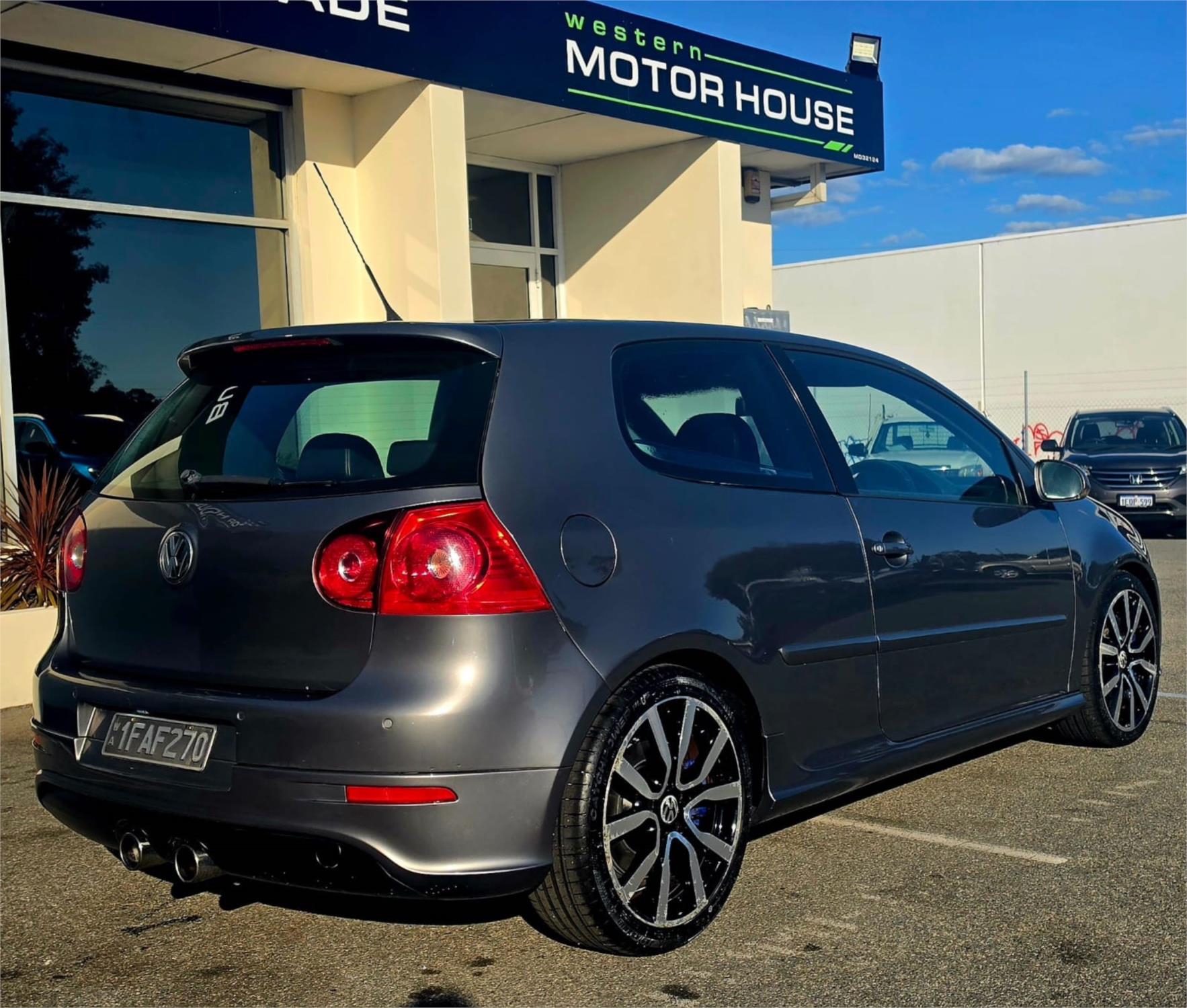 
								2007 Volkswagen Golf R32 full									