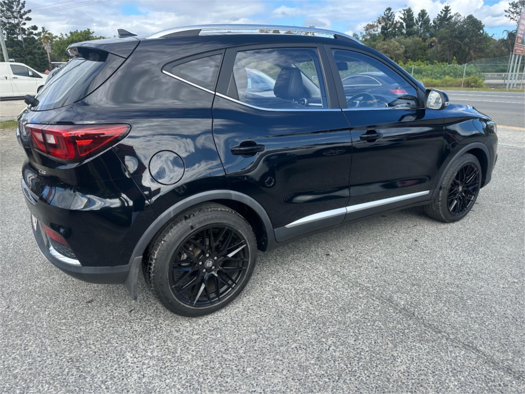 
								2020 MG ZS Essence full									