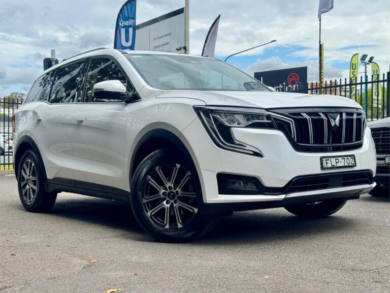 2024 Mahindra XUV700 AX7L