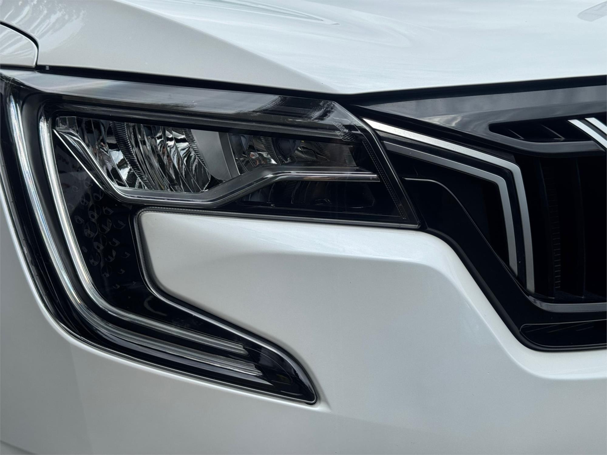 
								2024 Mahindra XUV700 AX7L full									