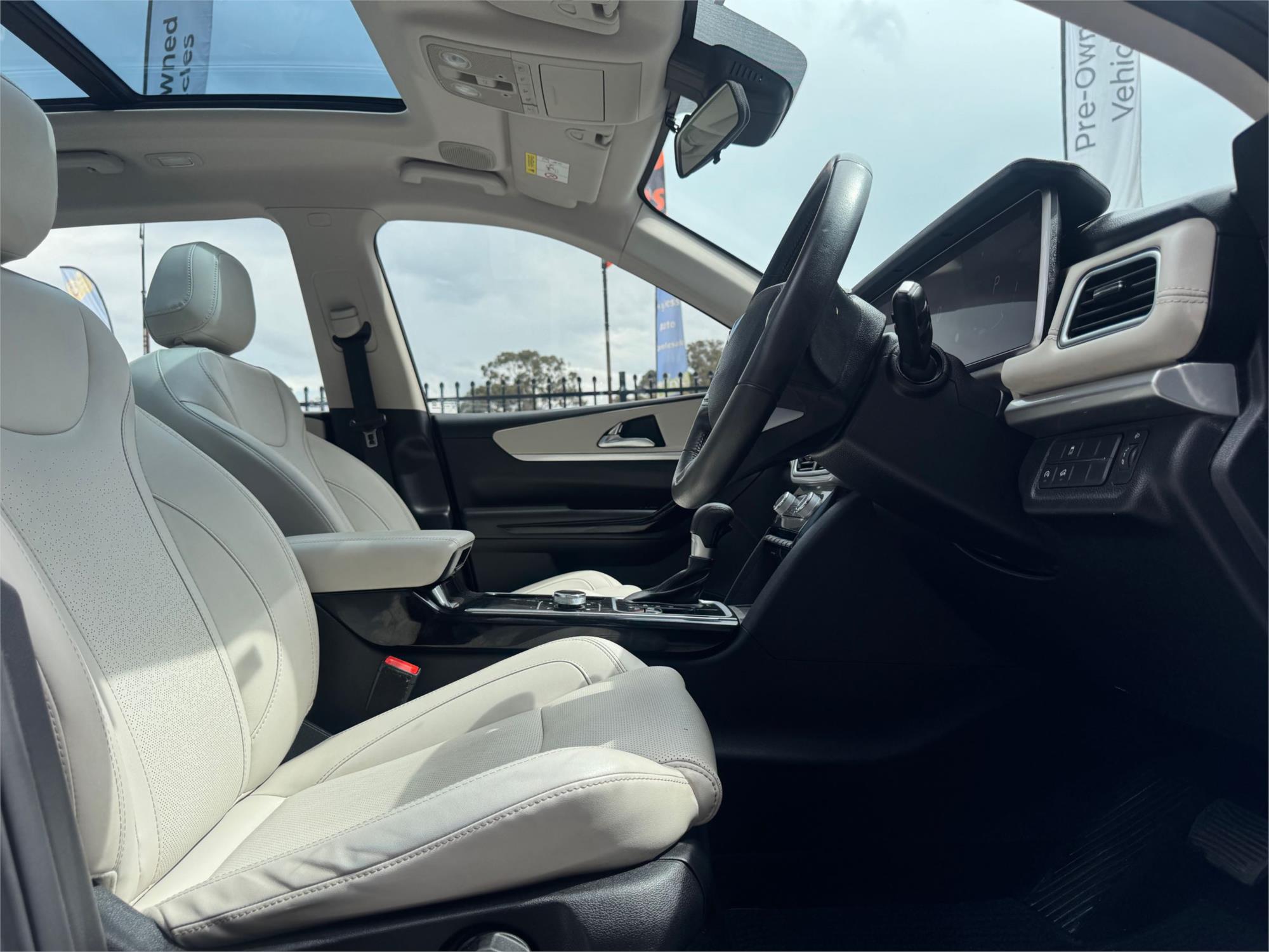 
								2024 Mahindra XUV700 AX7L full									