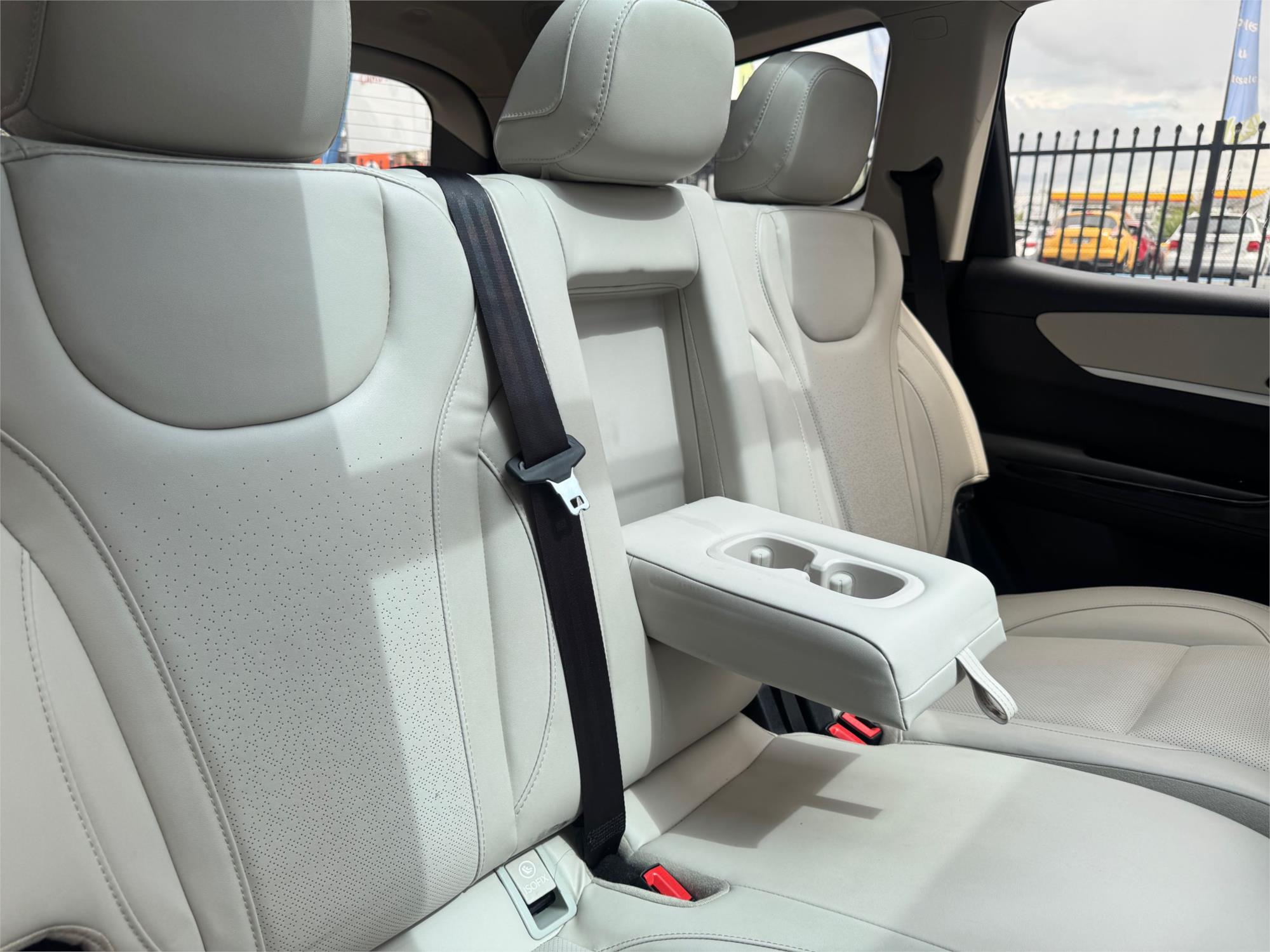 
								2024 Mahindra XUV700 AX7L full									