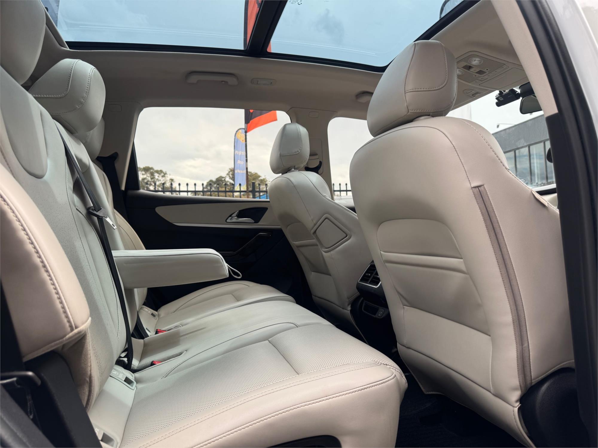 
								2024 Mahindra XUV700 AX7L full									