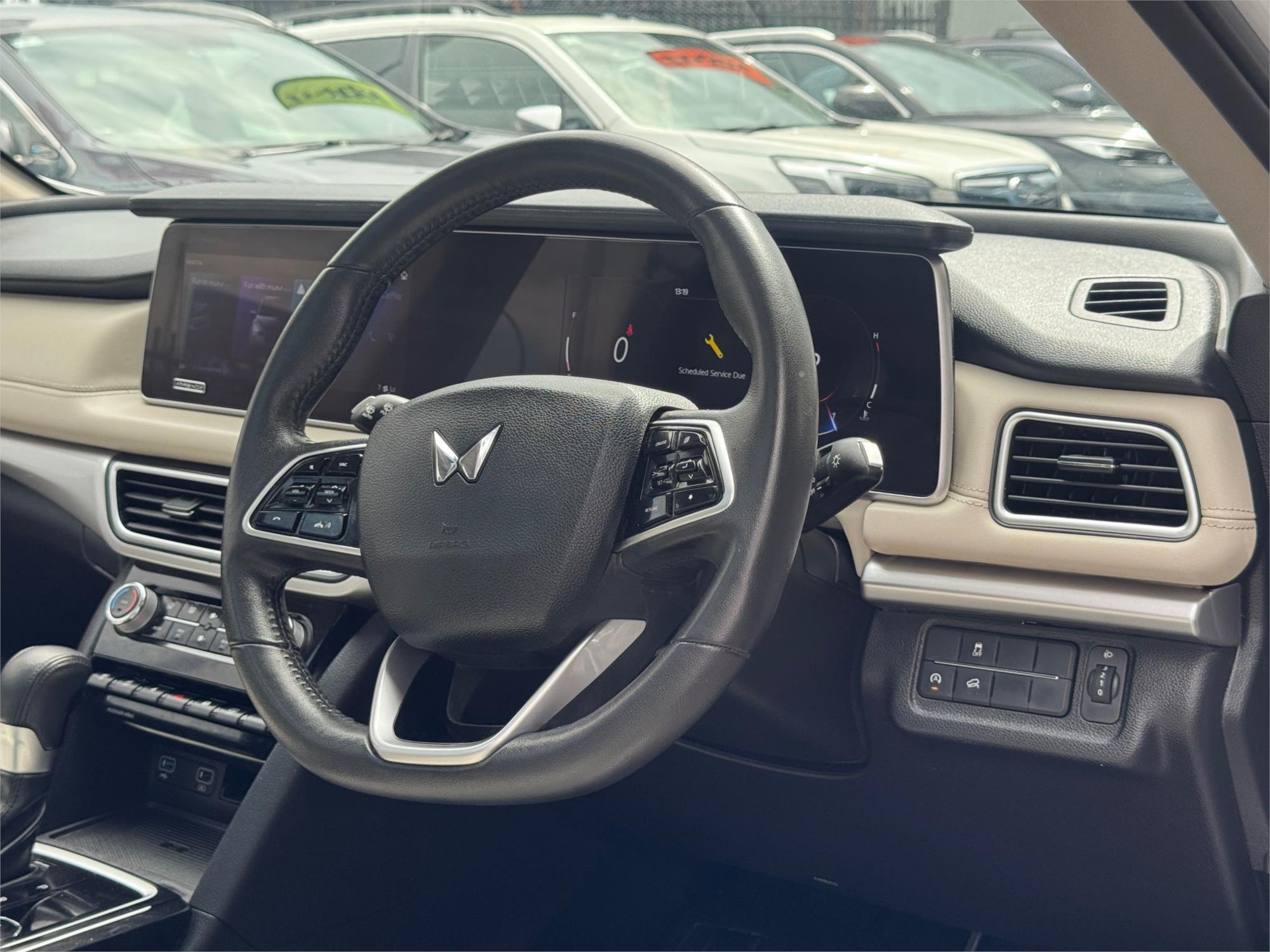 
								2024 Mahindra XUV700 AX7L full									