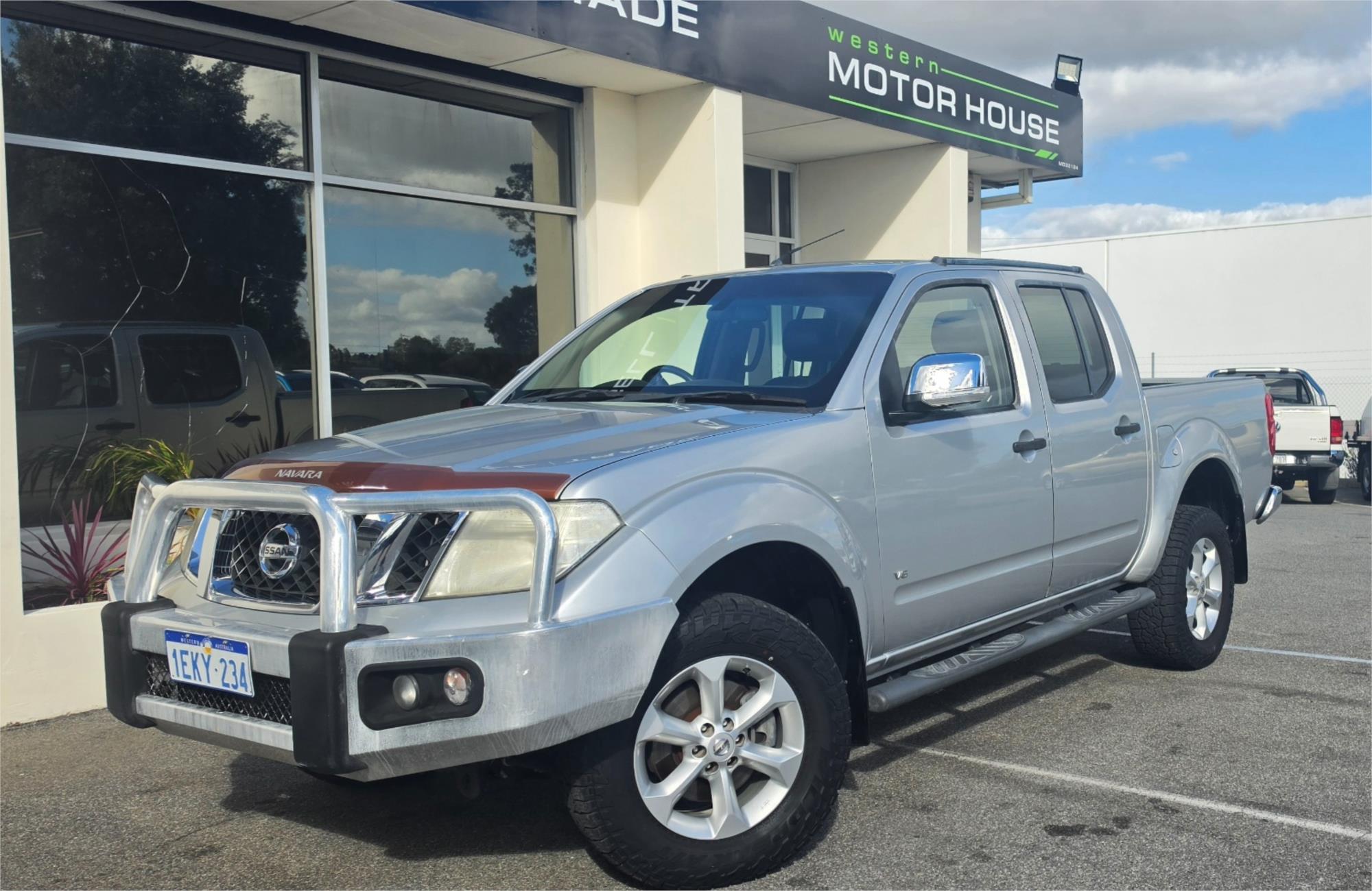 
								2014 Nissan Navara ST-X 550 full									