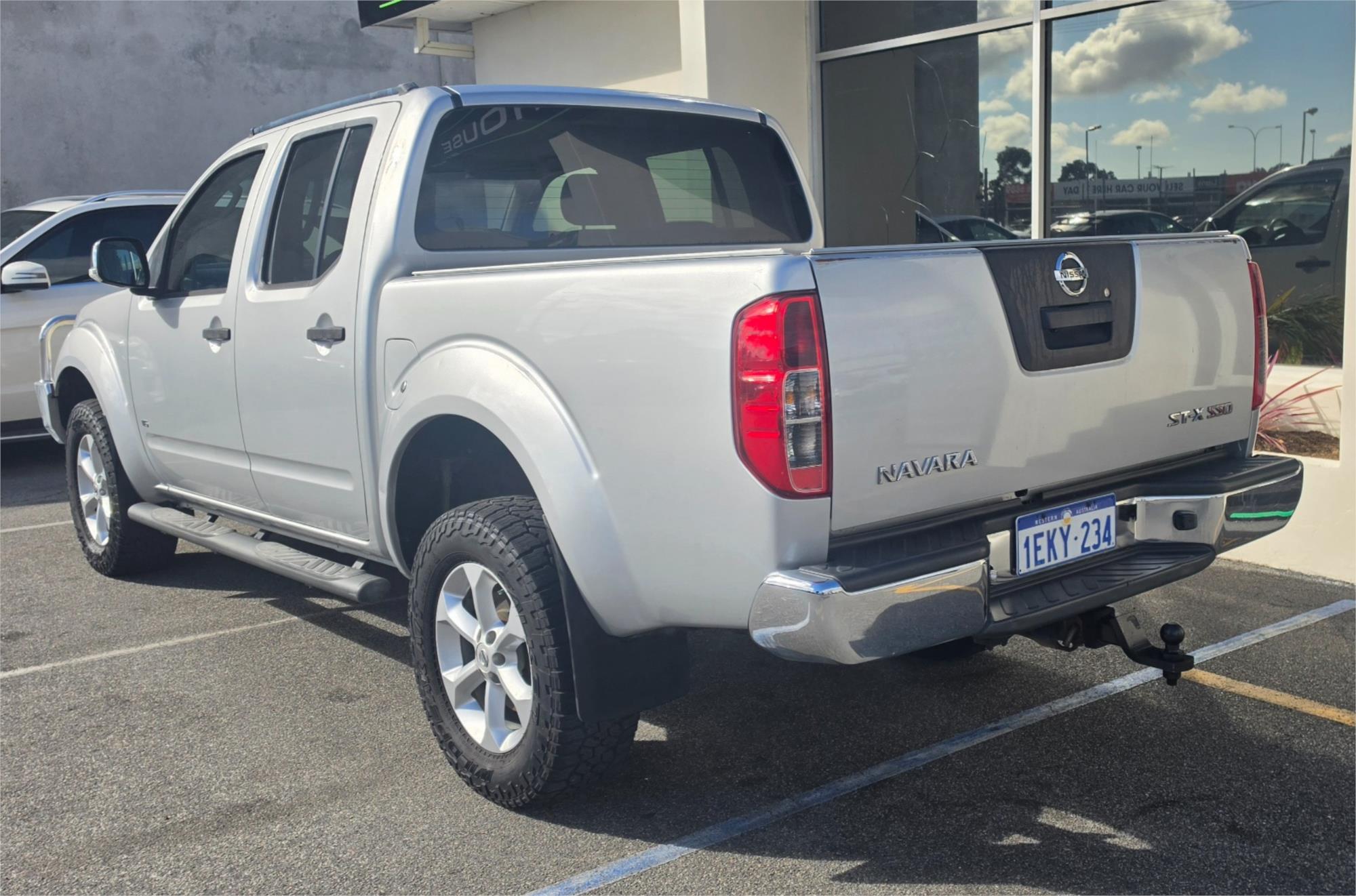 
								2014 Nissan Navara ST-X 550 full									