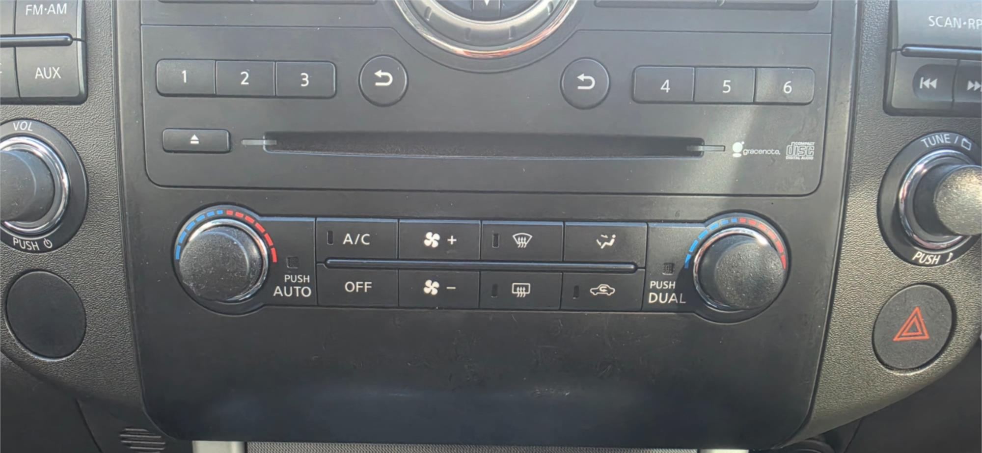 
								2014 Nissan Navara ST-X 550 full									