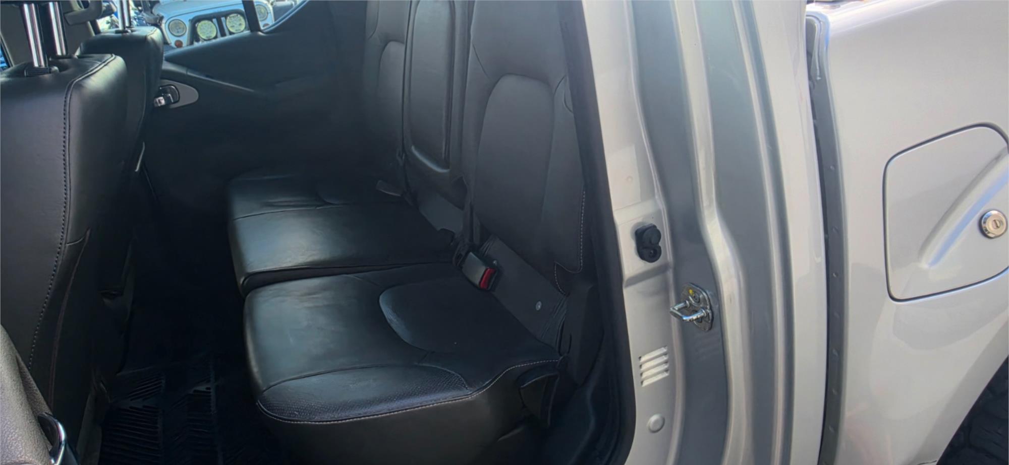 
								2014 Nissan Navara ST-X 550 full									