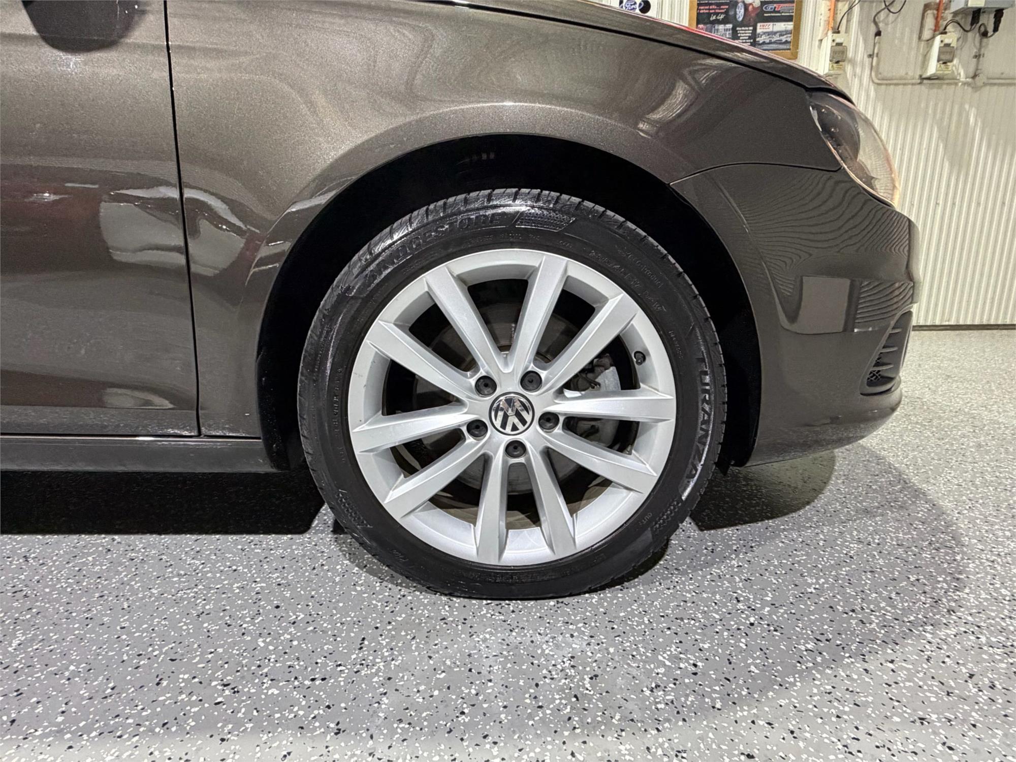 
								2012 Volkswagen Eos 155TSI full									