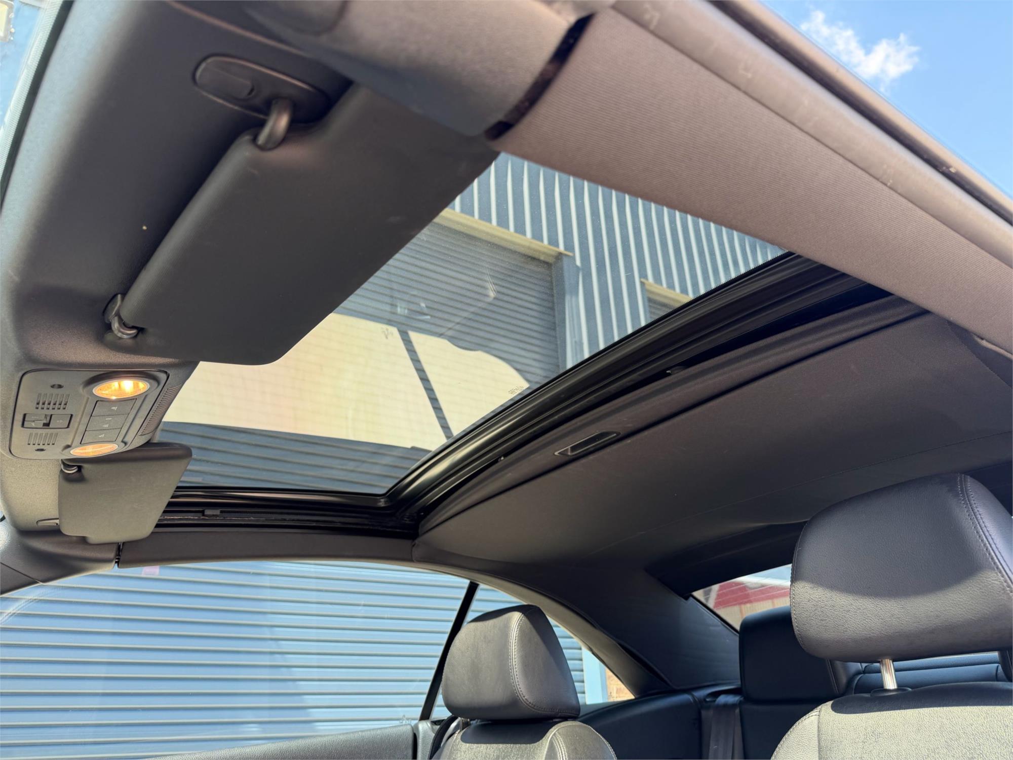 
								2012 Volkswagen Eos 155TSI full									