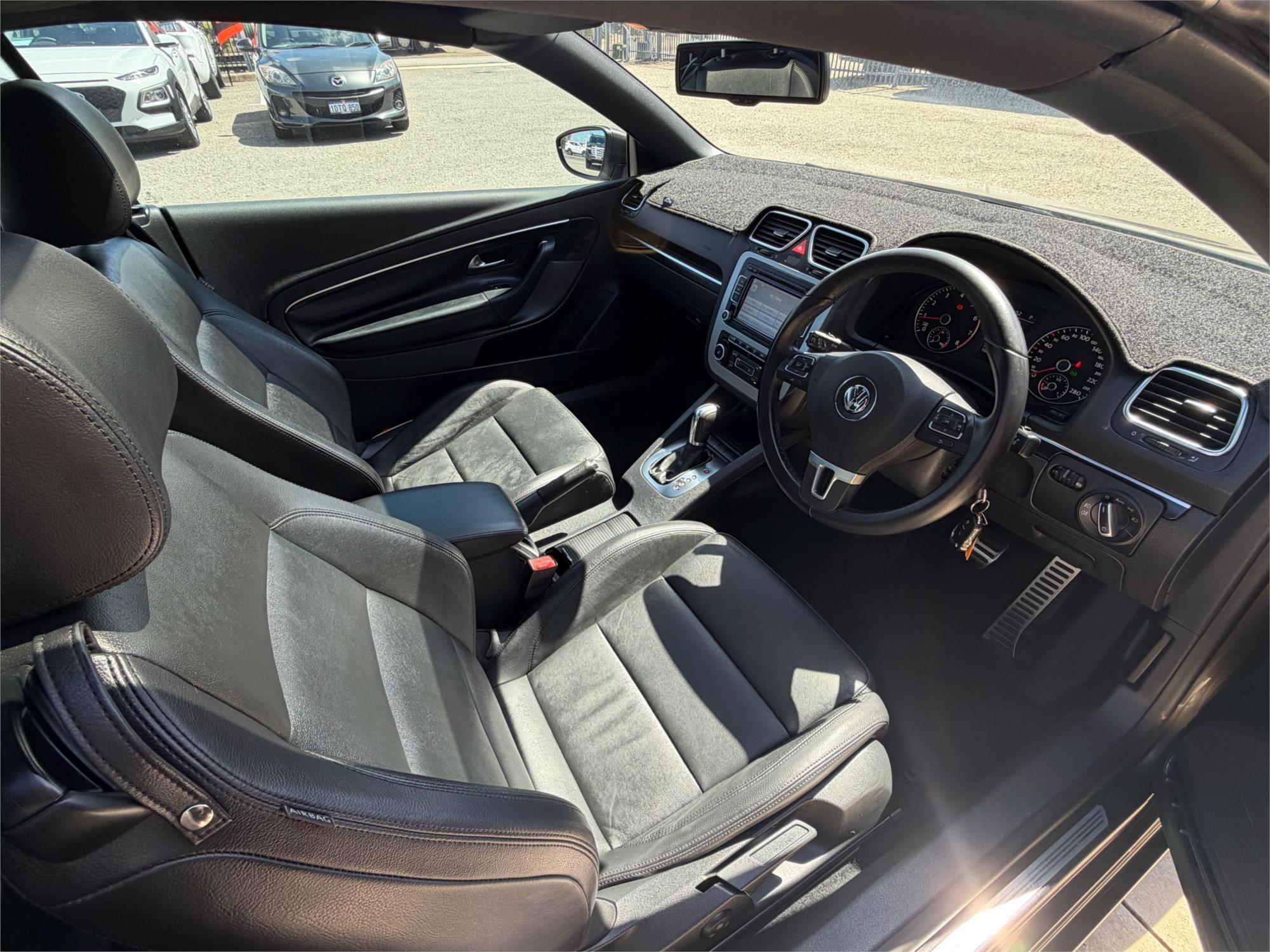 
								2012 Volkswagen Eos 155TSI full									