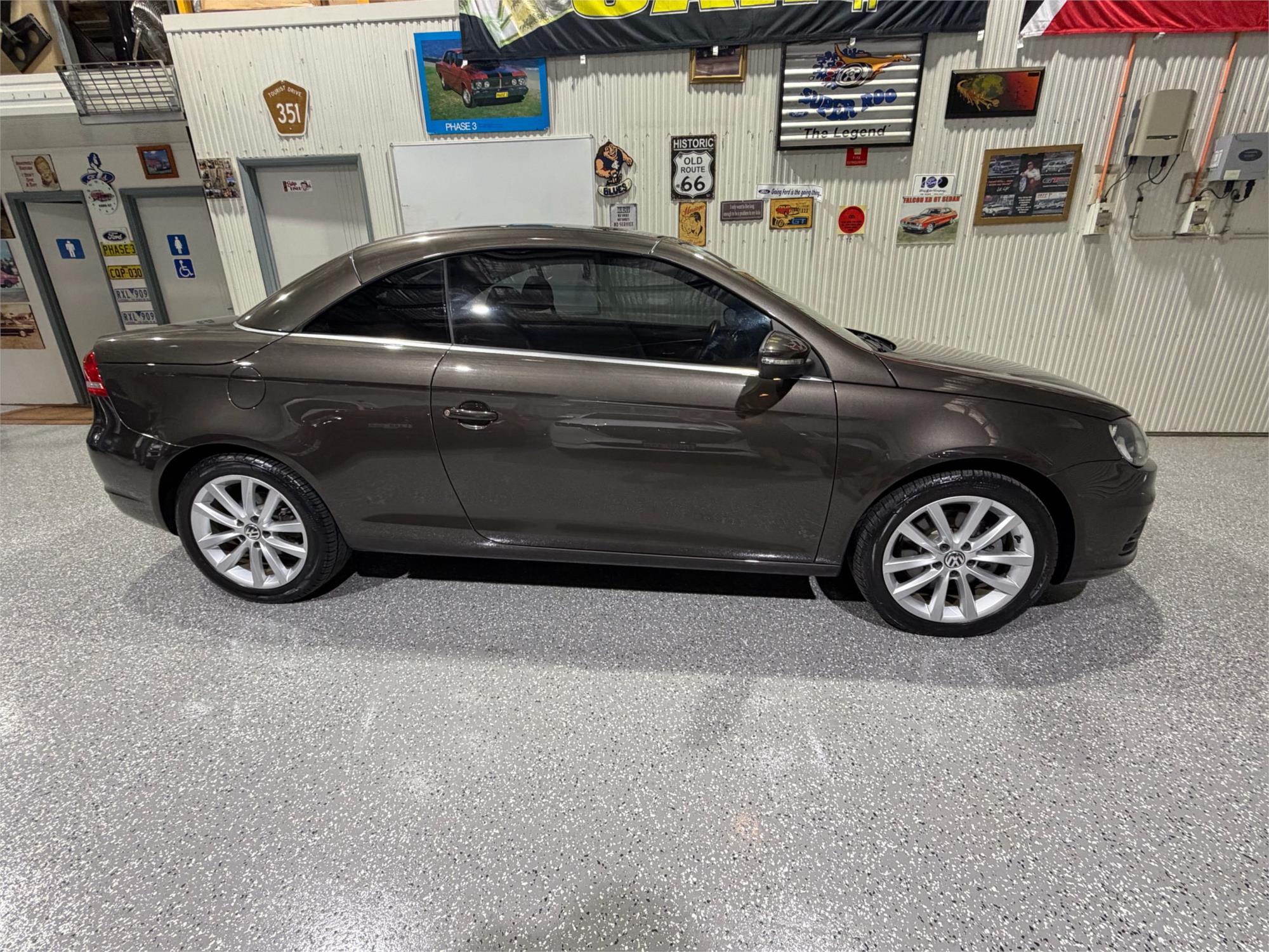 
								2012 Volkswagen Eos 155TSI full									