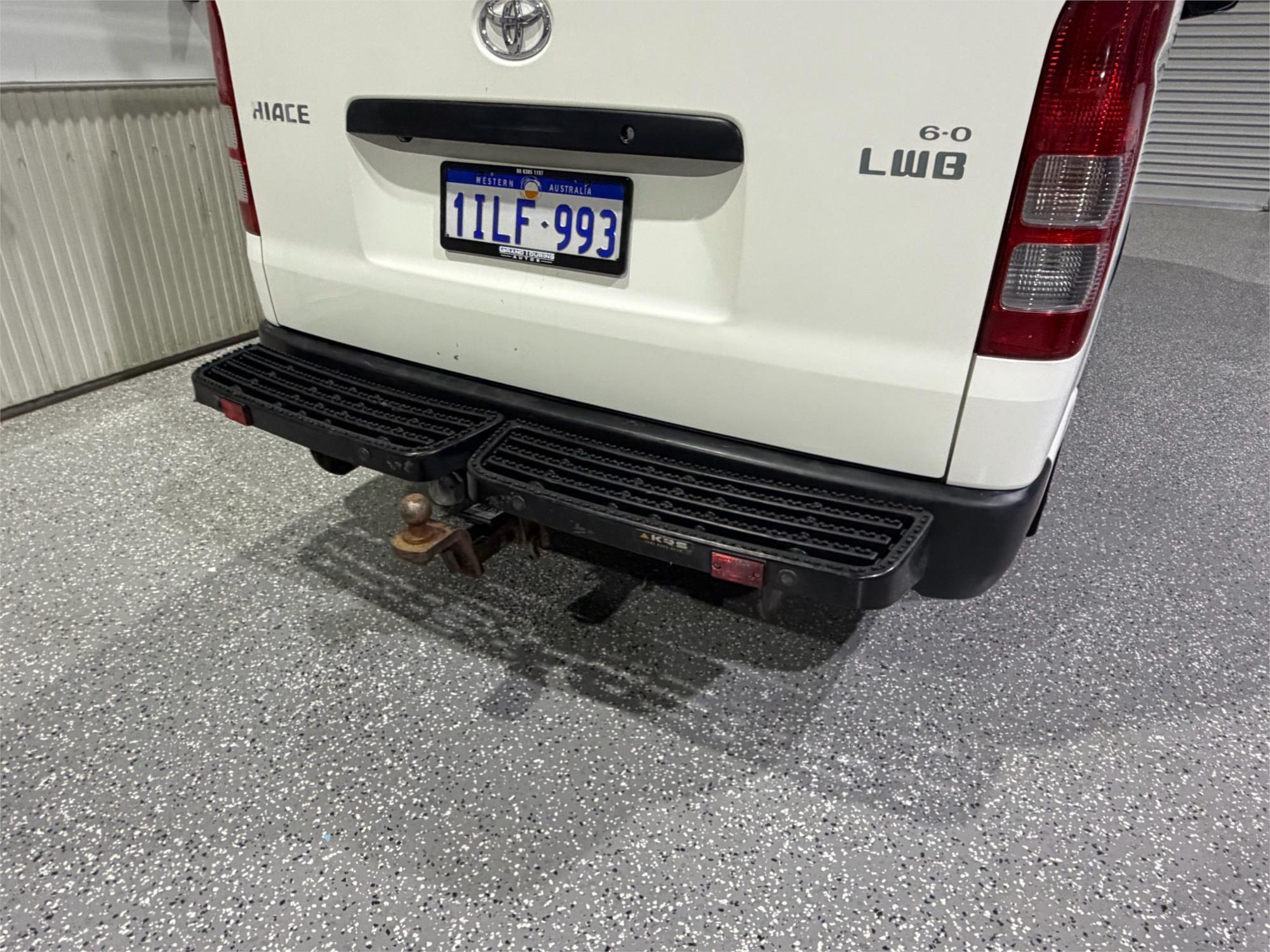 
								2016 Toyota Hiace full									