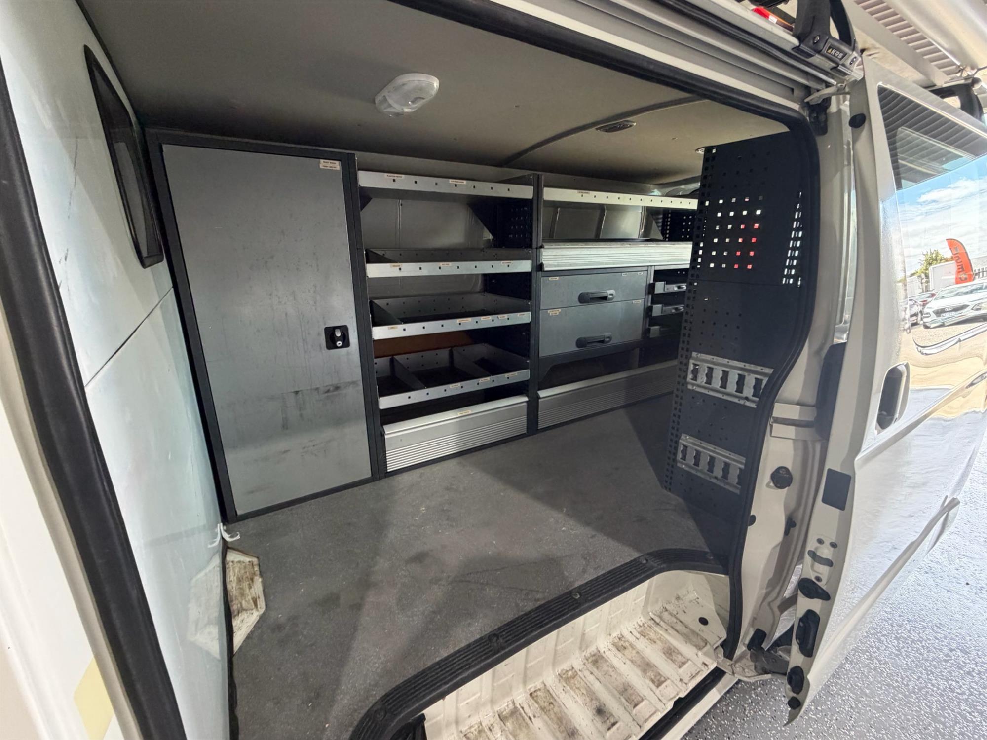 
								2016 Toyota Hiace full									