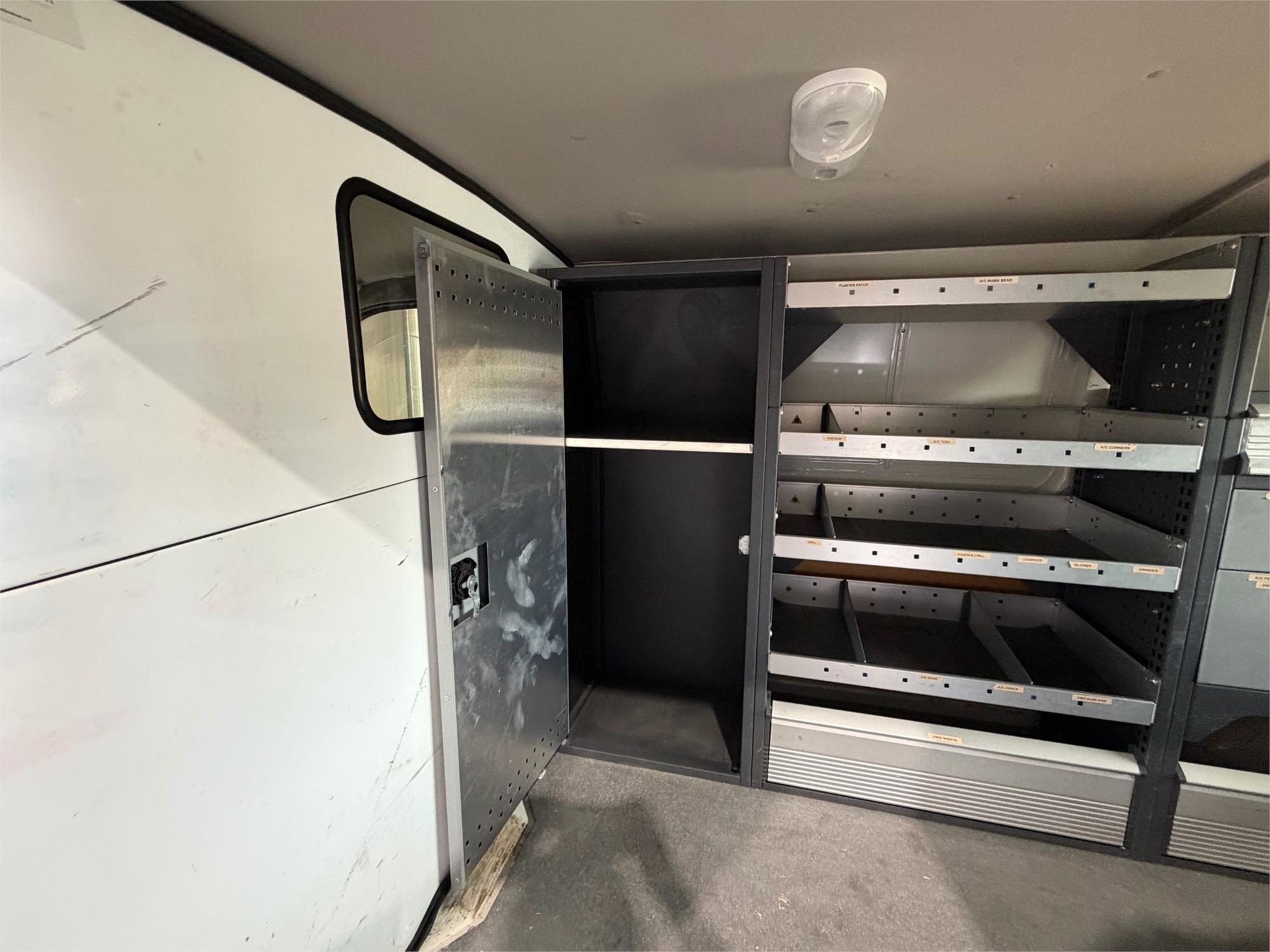 
								2016 Toyota Hiace full									