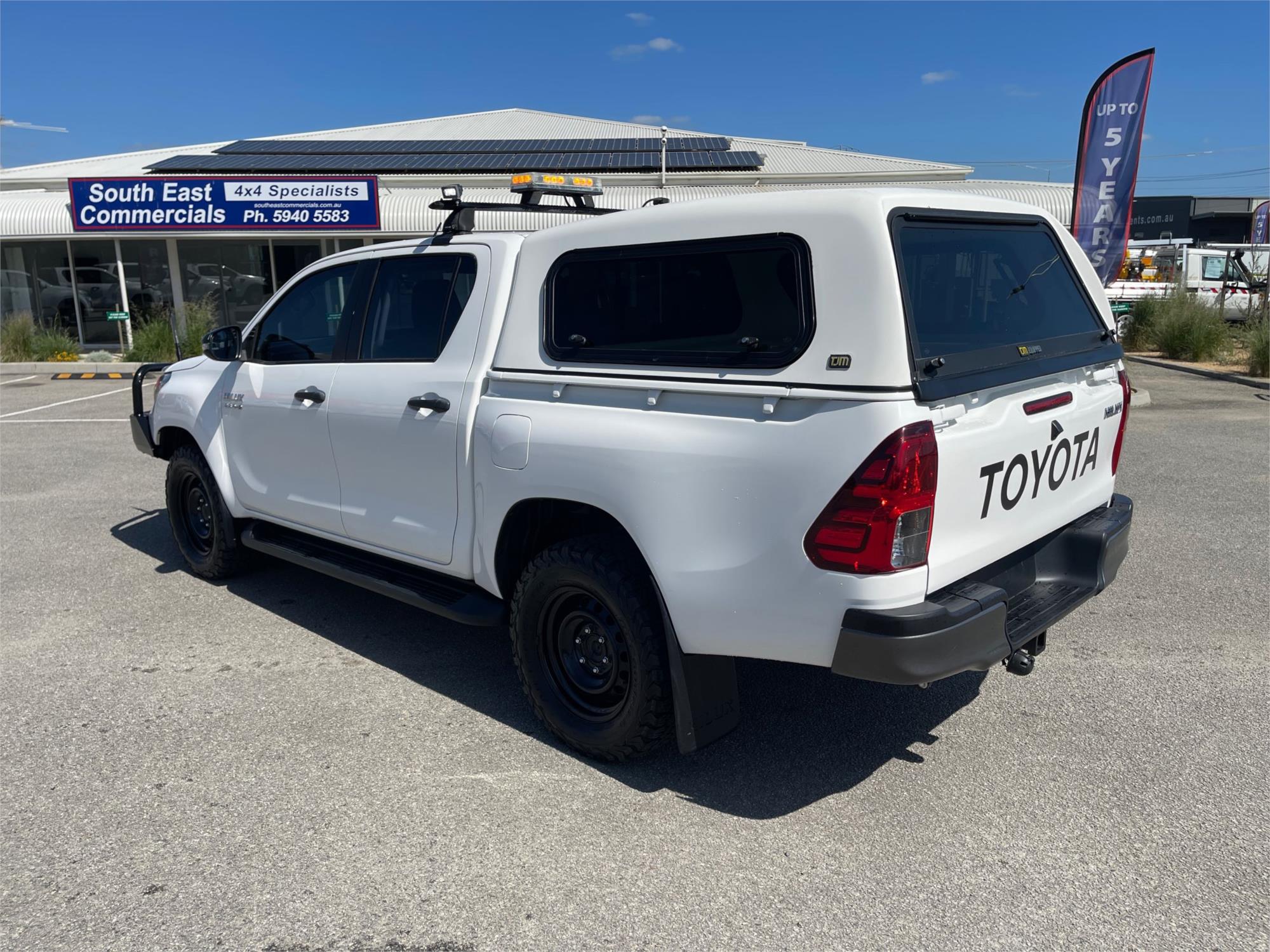 
								2018 Toyota Hilux SR full									