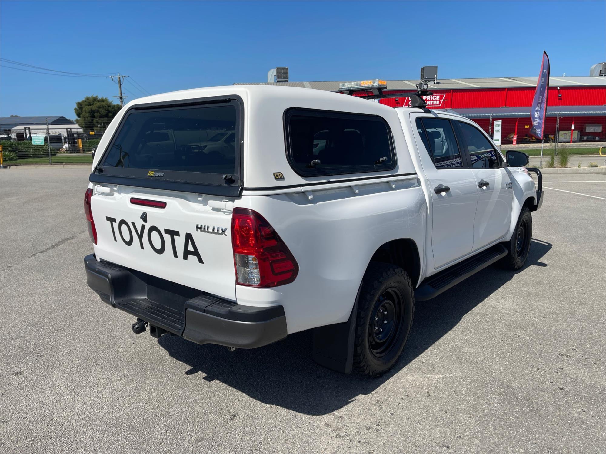 
								2018 Toyota Hilux SR full									
