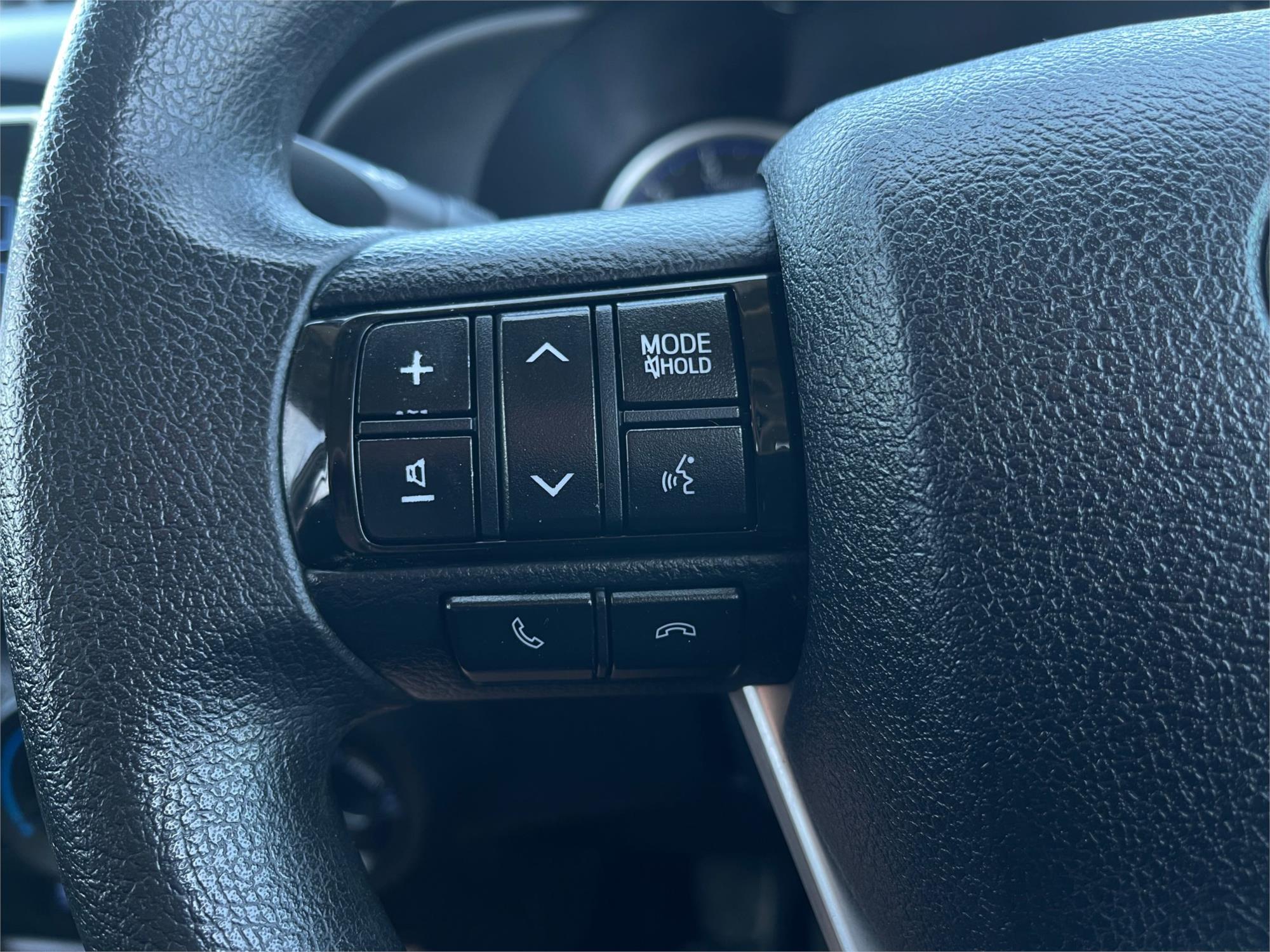 
								2018 Toyota Hilux SR full									