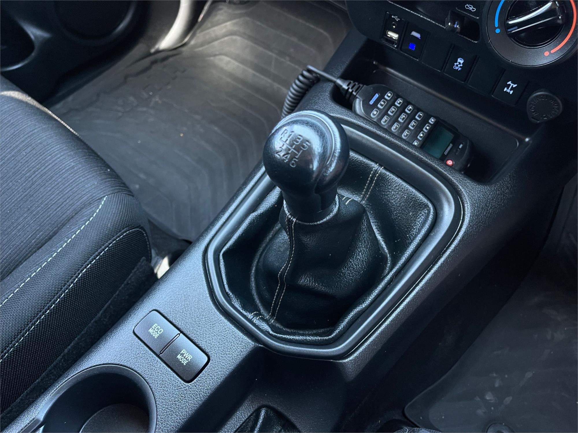 
								2018 Toyota Hilux SR full									