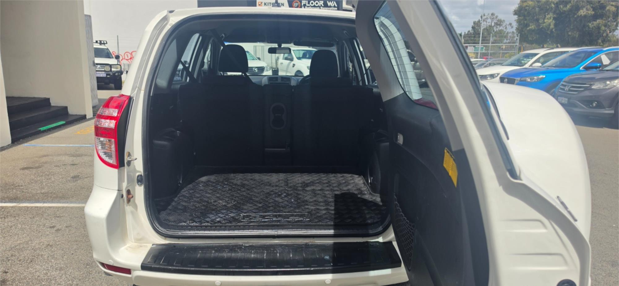
								2008 Toyota RAV4 CV full									