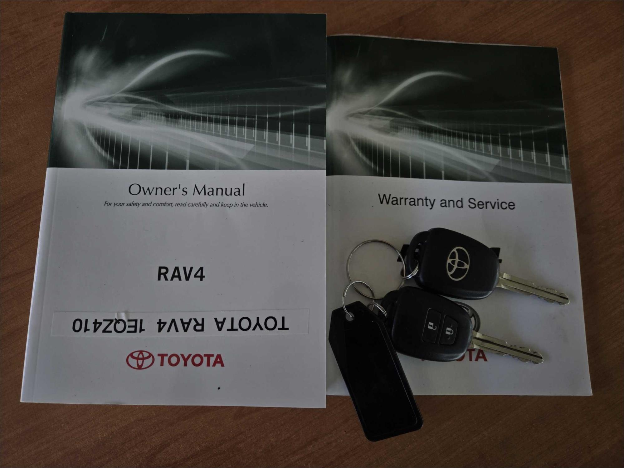 
								2014 Toyota RAV4 GX full									