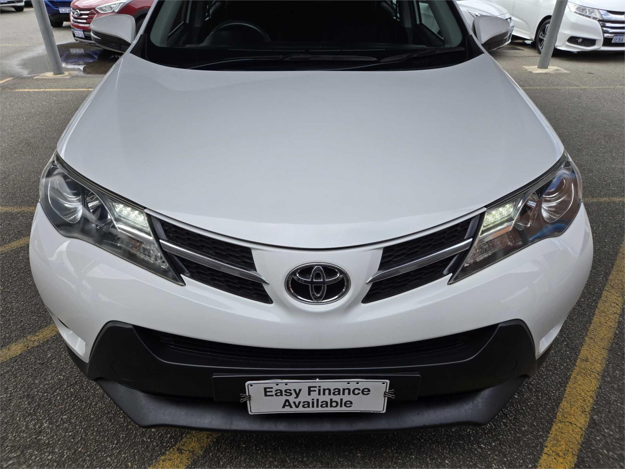
								2014 Toyota RAV4 GX full									