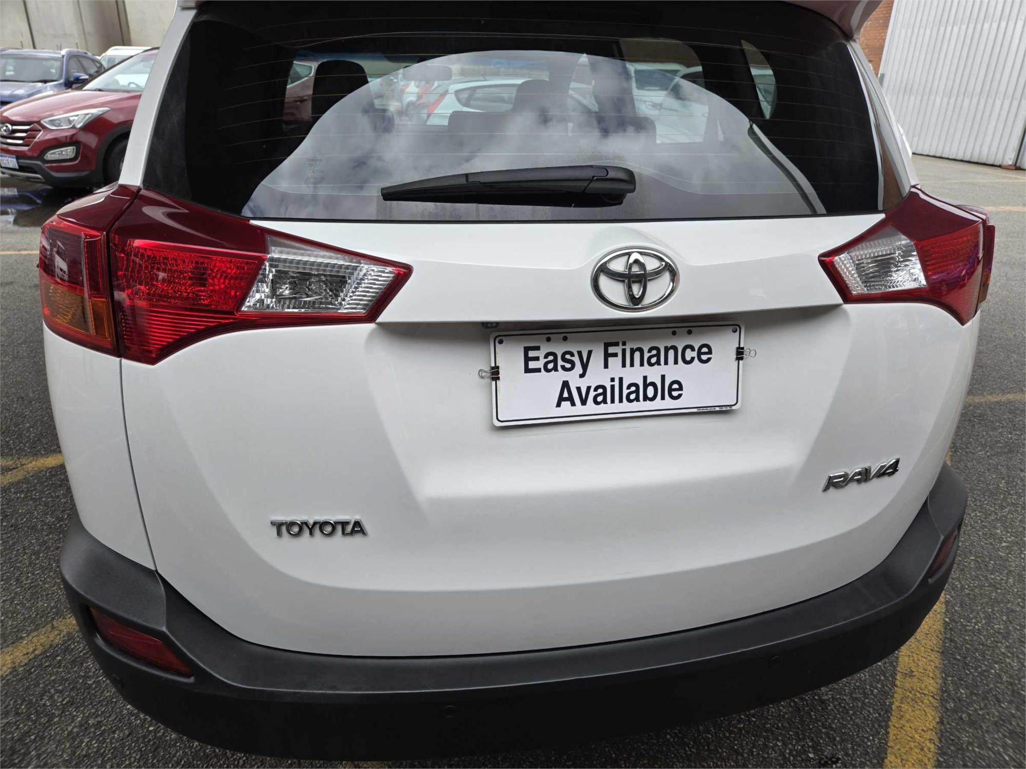 
								2014 Toyota RAV4 GX full									