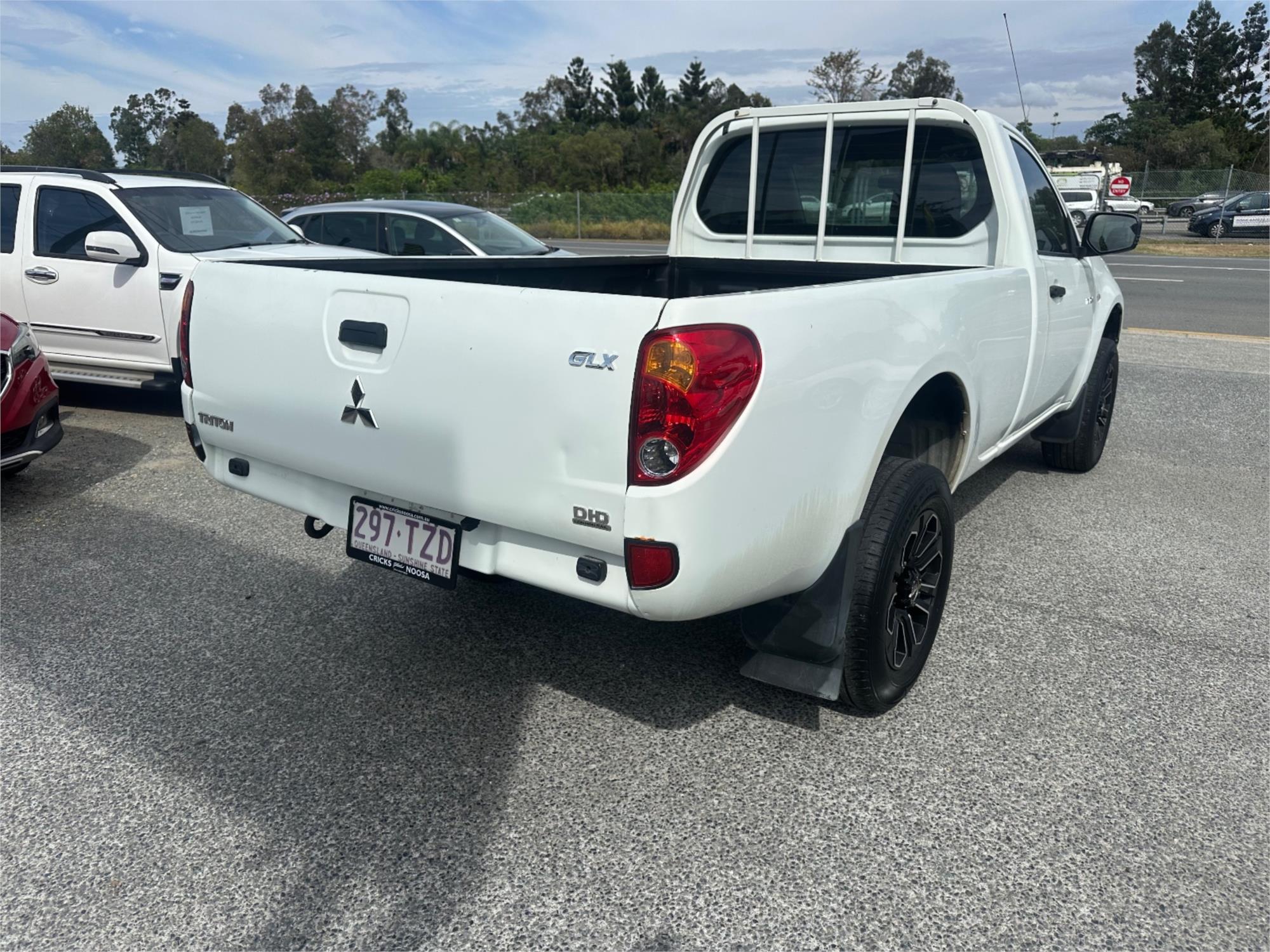 
								2012 Mitsubishi Triton GLX full									