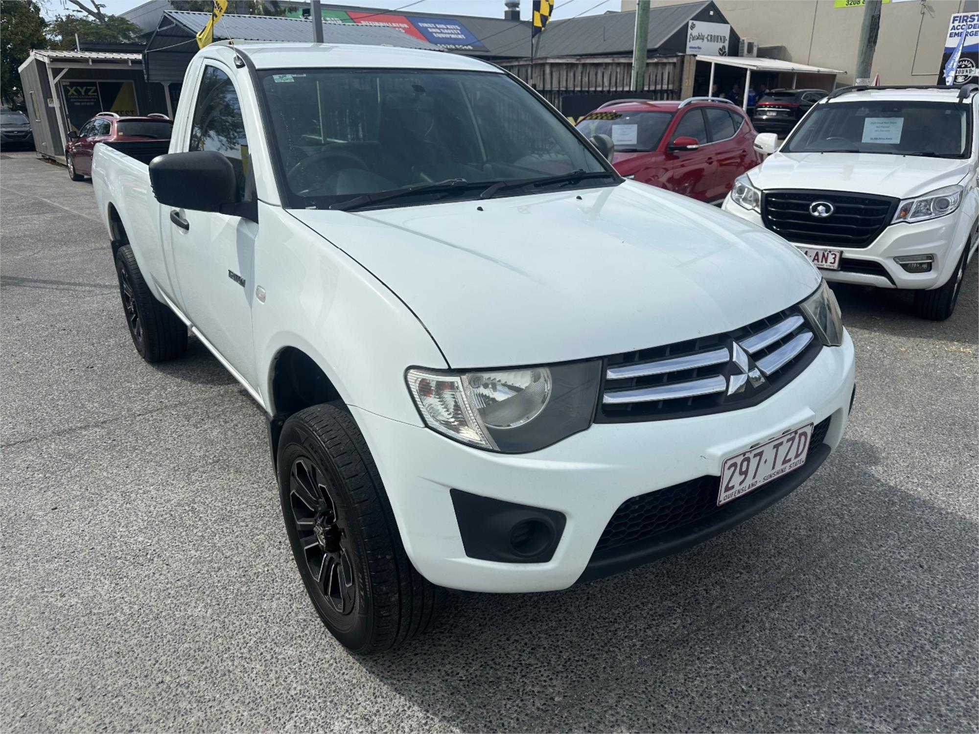 
								2012 Mitsubishi Triton GLX full									