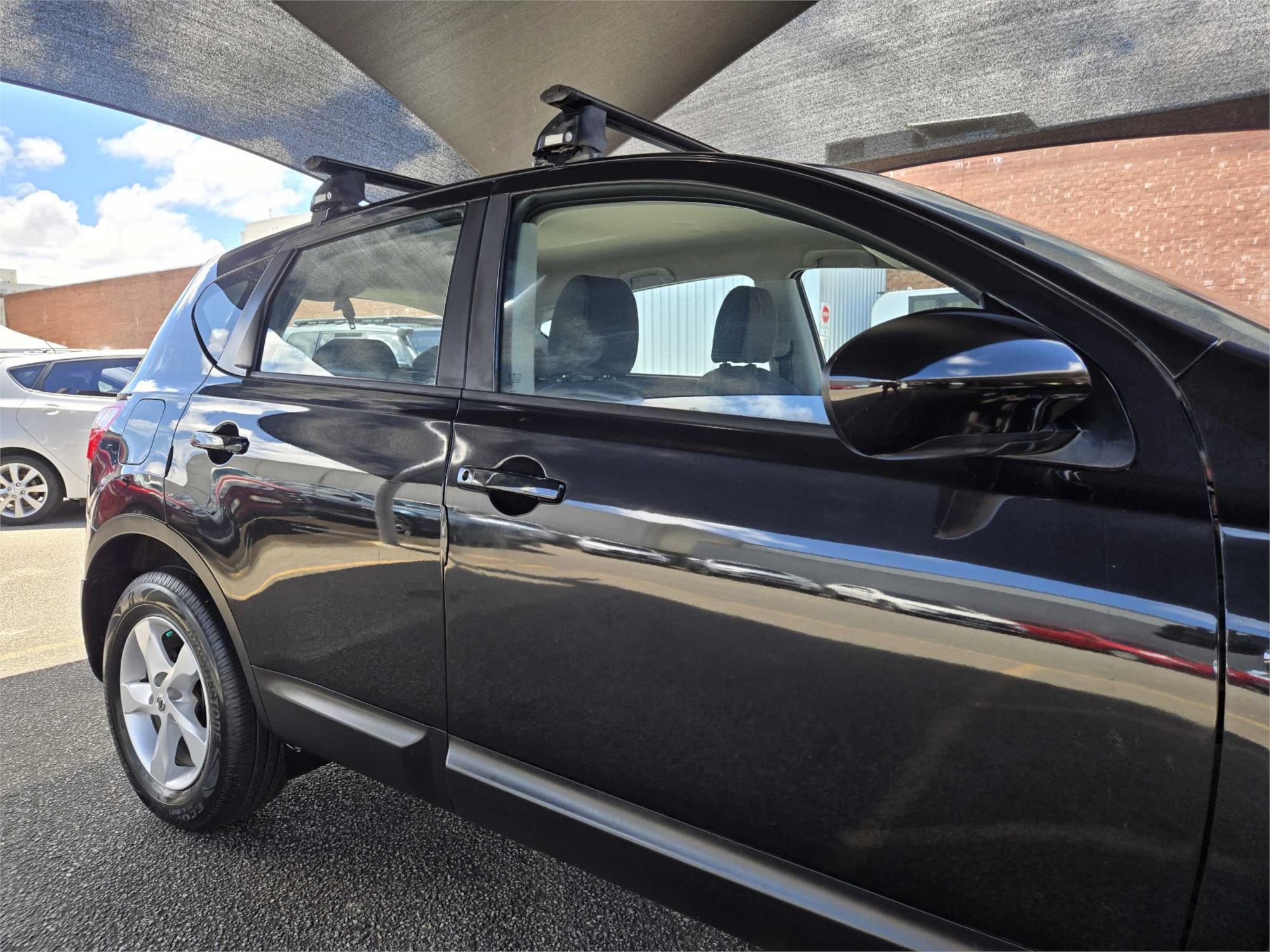 
								2010 Nissan Dualis ST full									