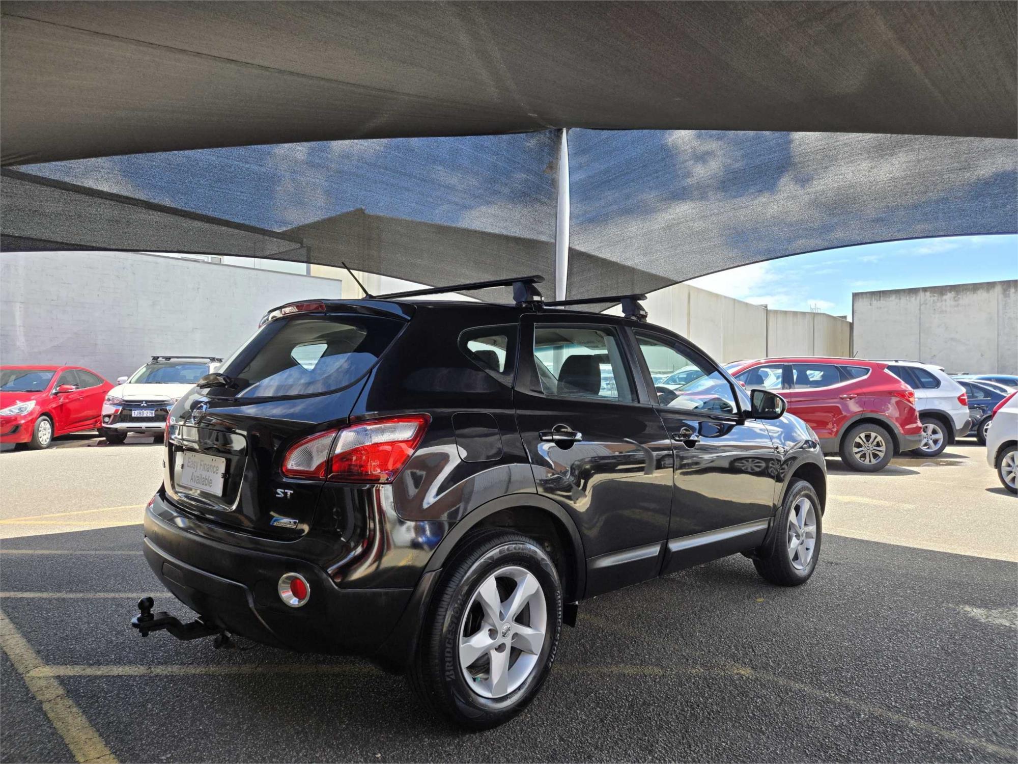 
								2010 Nissan Dualis ST full									