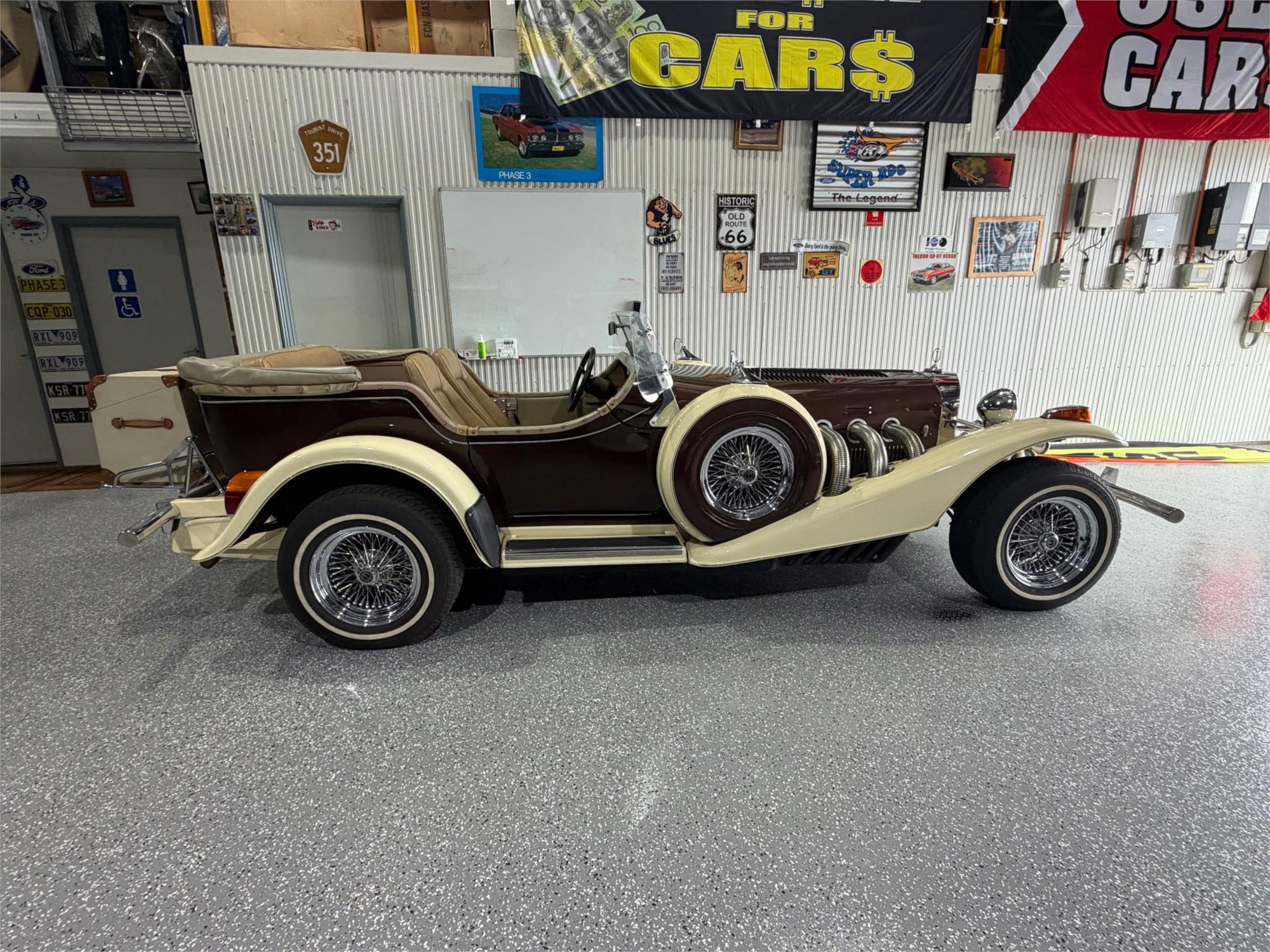 
								1976 EXCALIBUR Phaeton full									