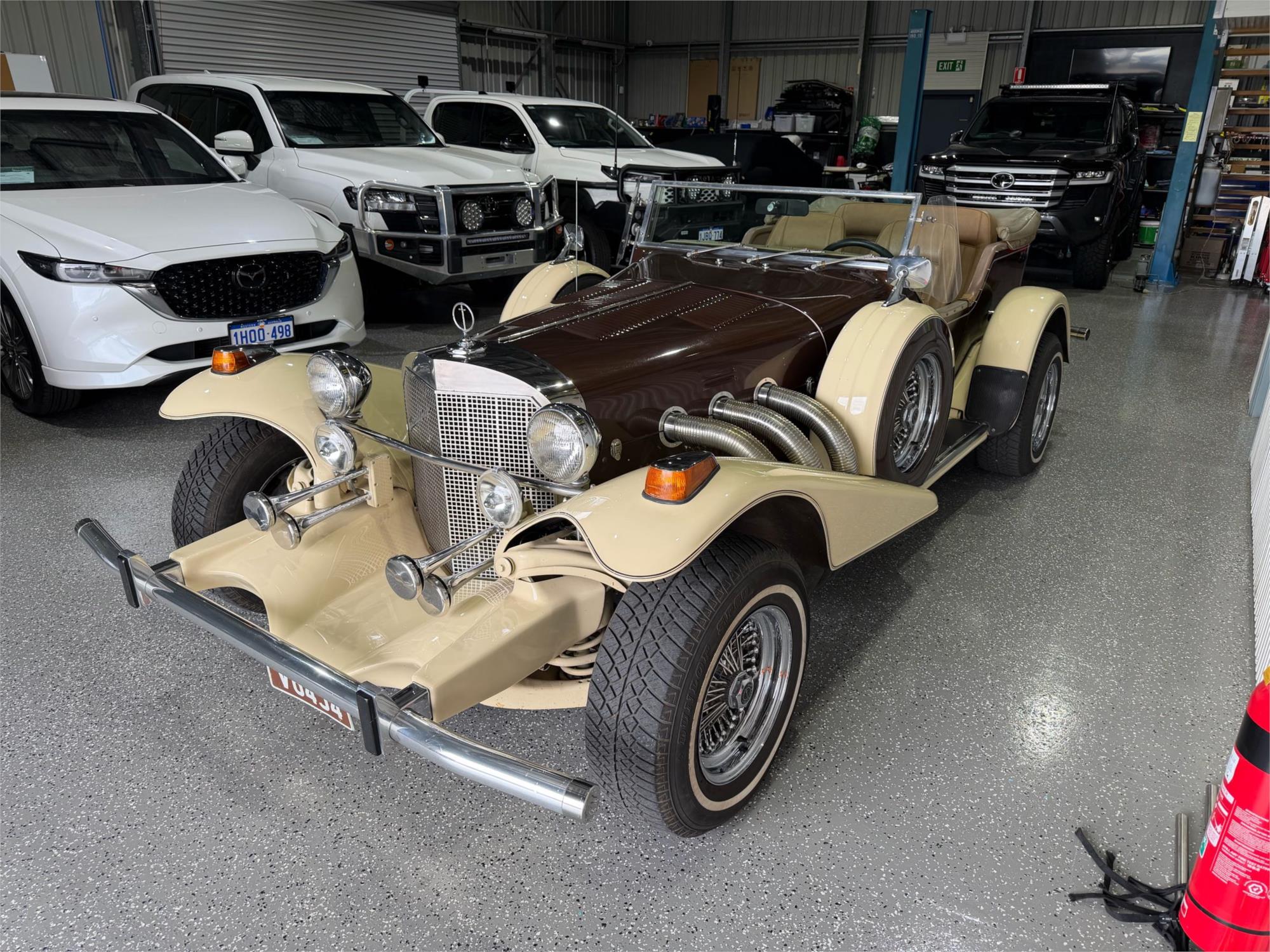
								1976 EXCALIBUR Phaeton full									