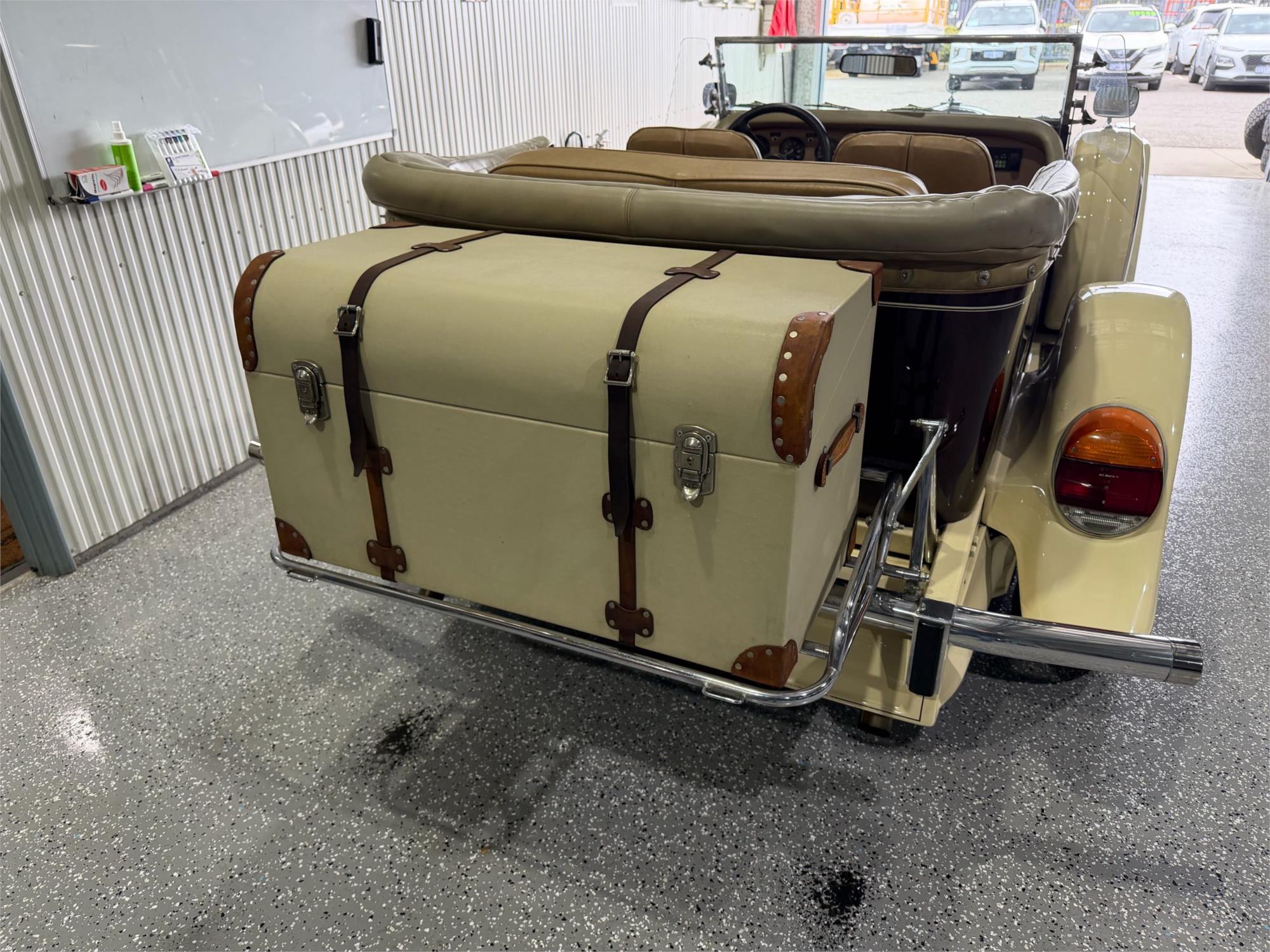 
								1976 EXCALIBUR Phaeton full									