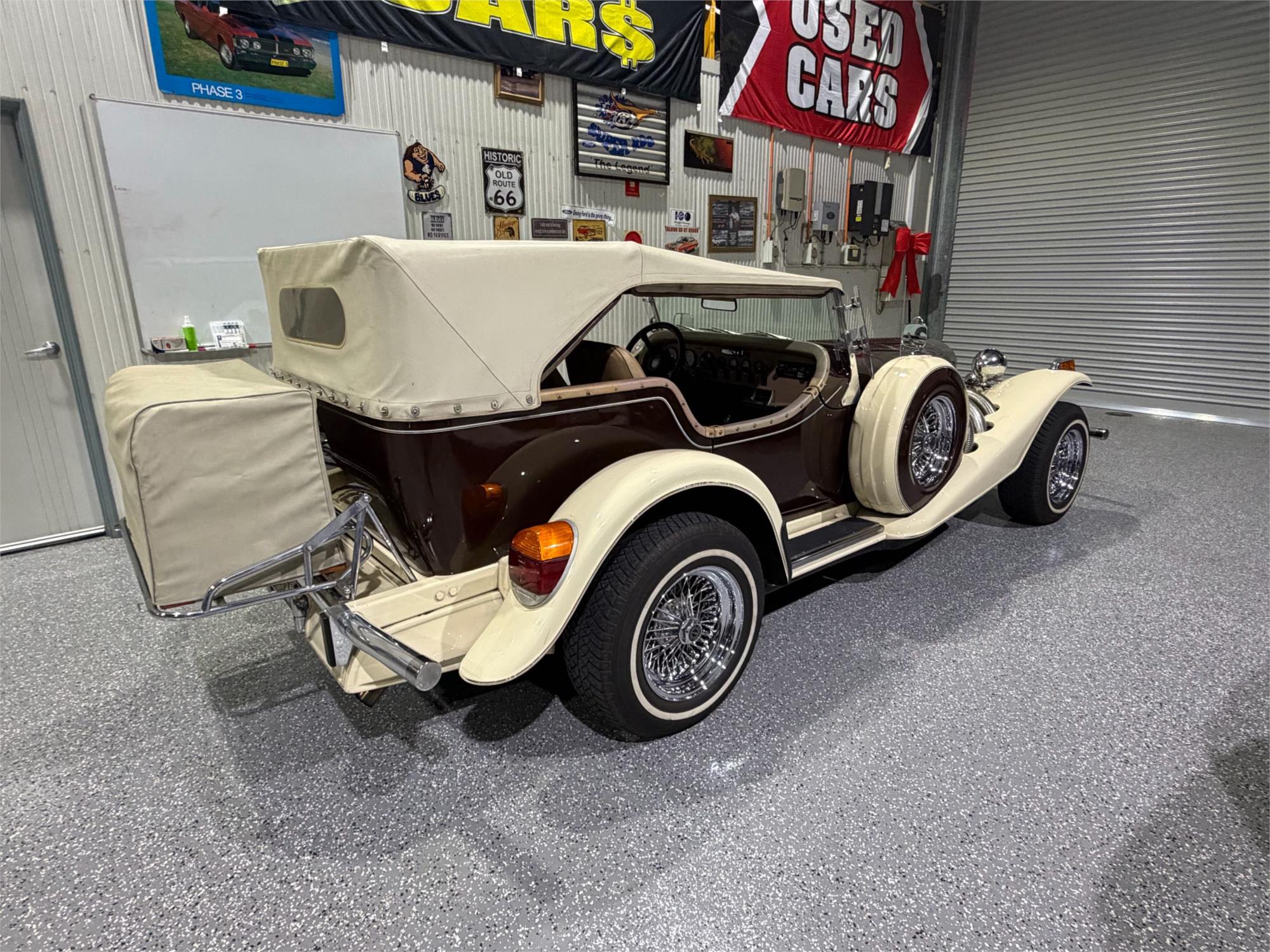 
								1976 EXCALIBUR Phaeton full									