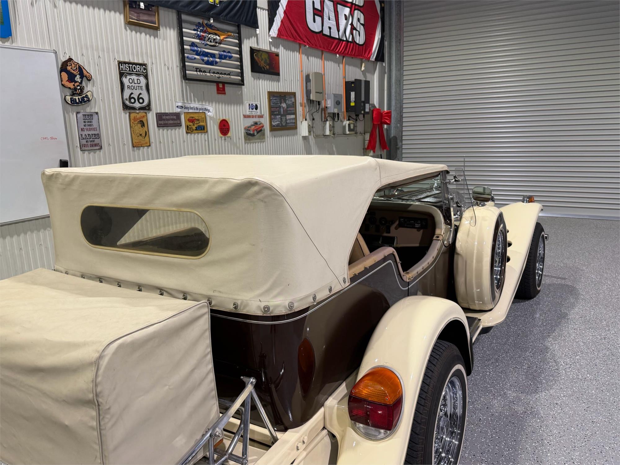 
								1976 EXCALIBUR Phaeton full									