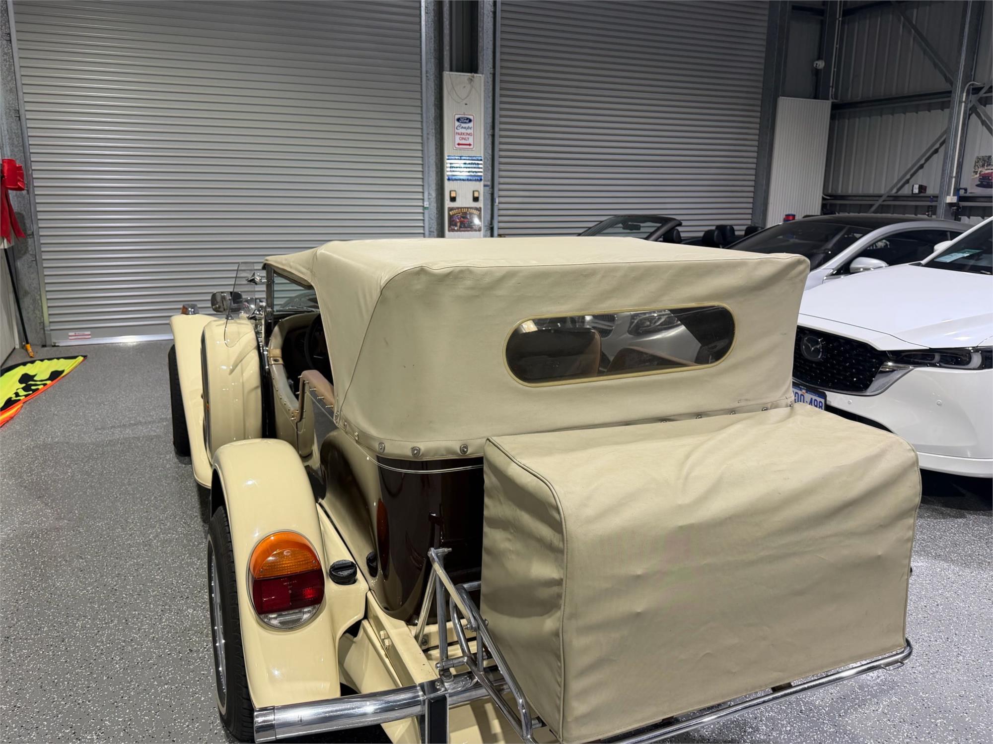 
								1976 EXCALIBUR Phaeton full									