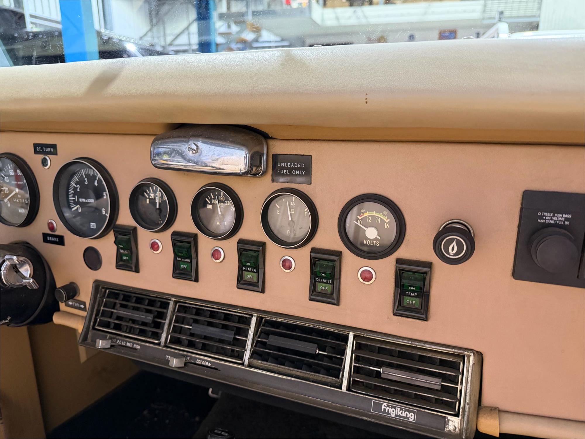 
								1976 EXCALIBUR Phaeton full									