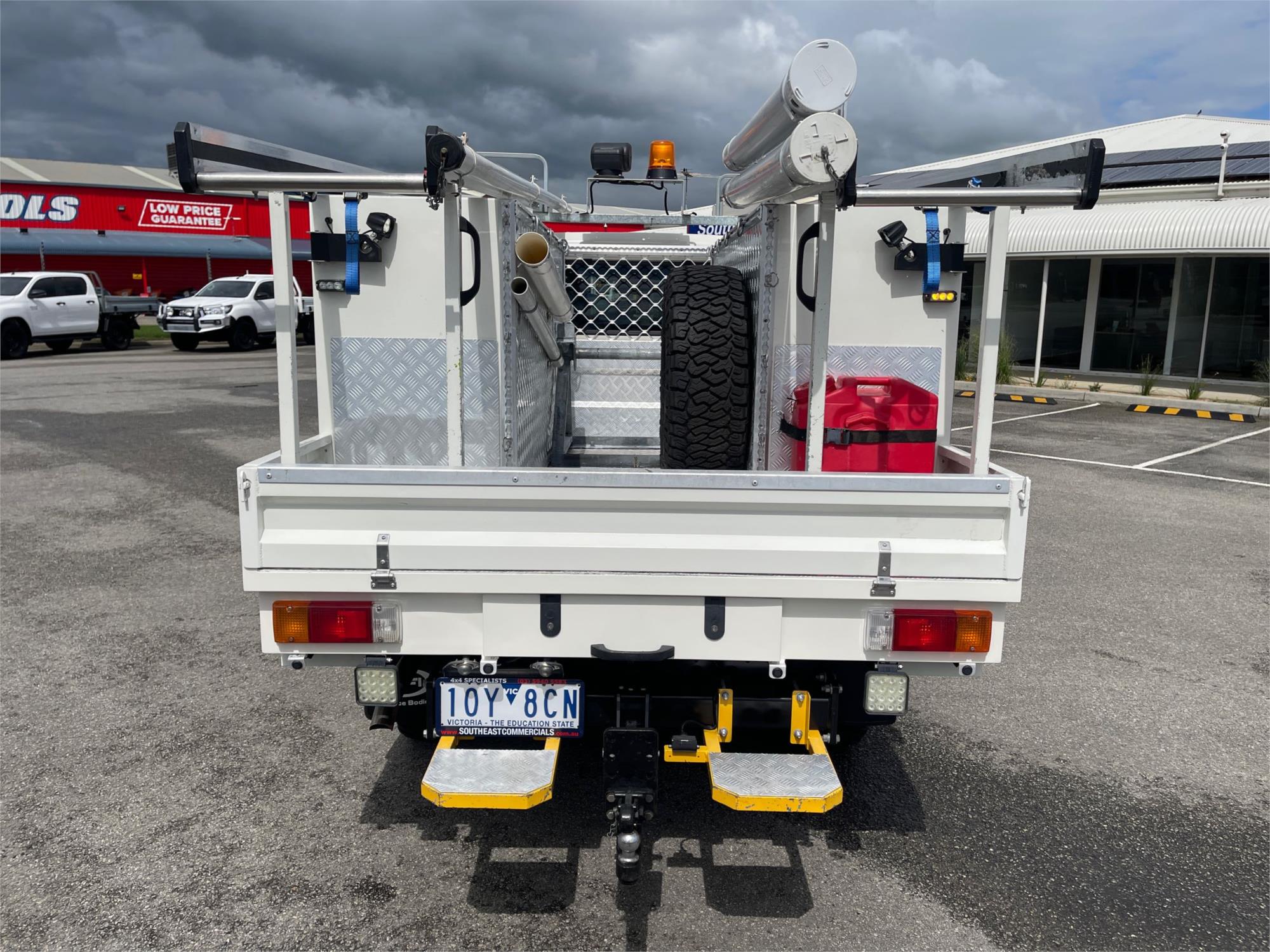 
								2018 Toyota Landcruiser GXL full									