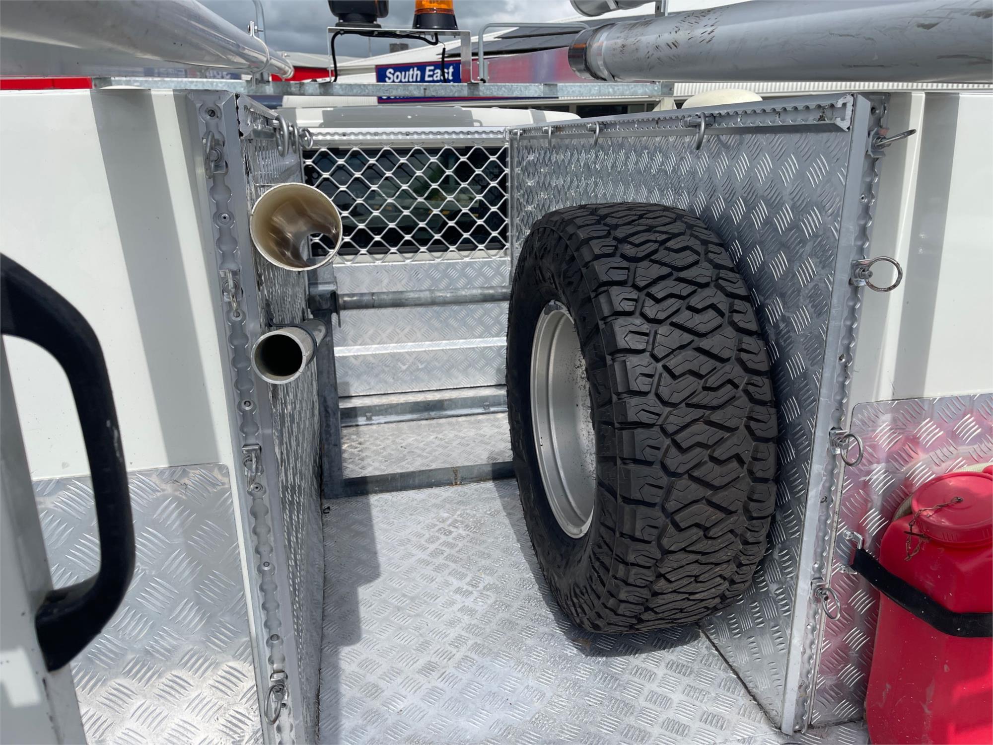 
								2018 Toyota Landcruiser GXL full									