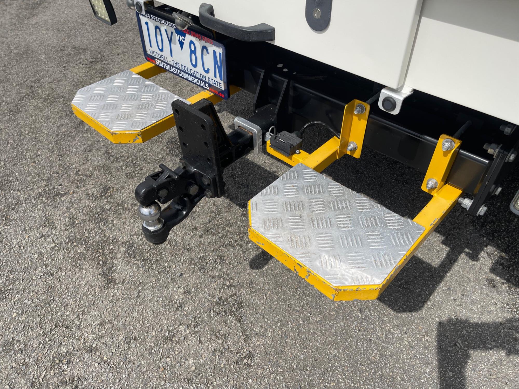 
								2018 Toyota Landcruiser GXL full									