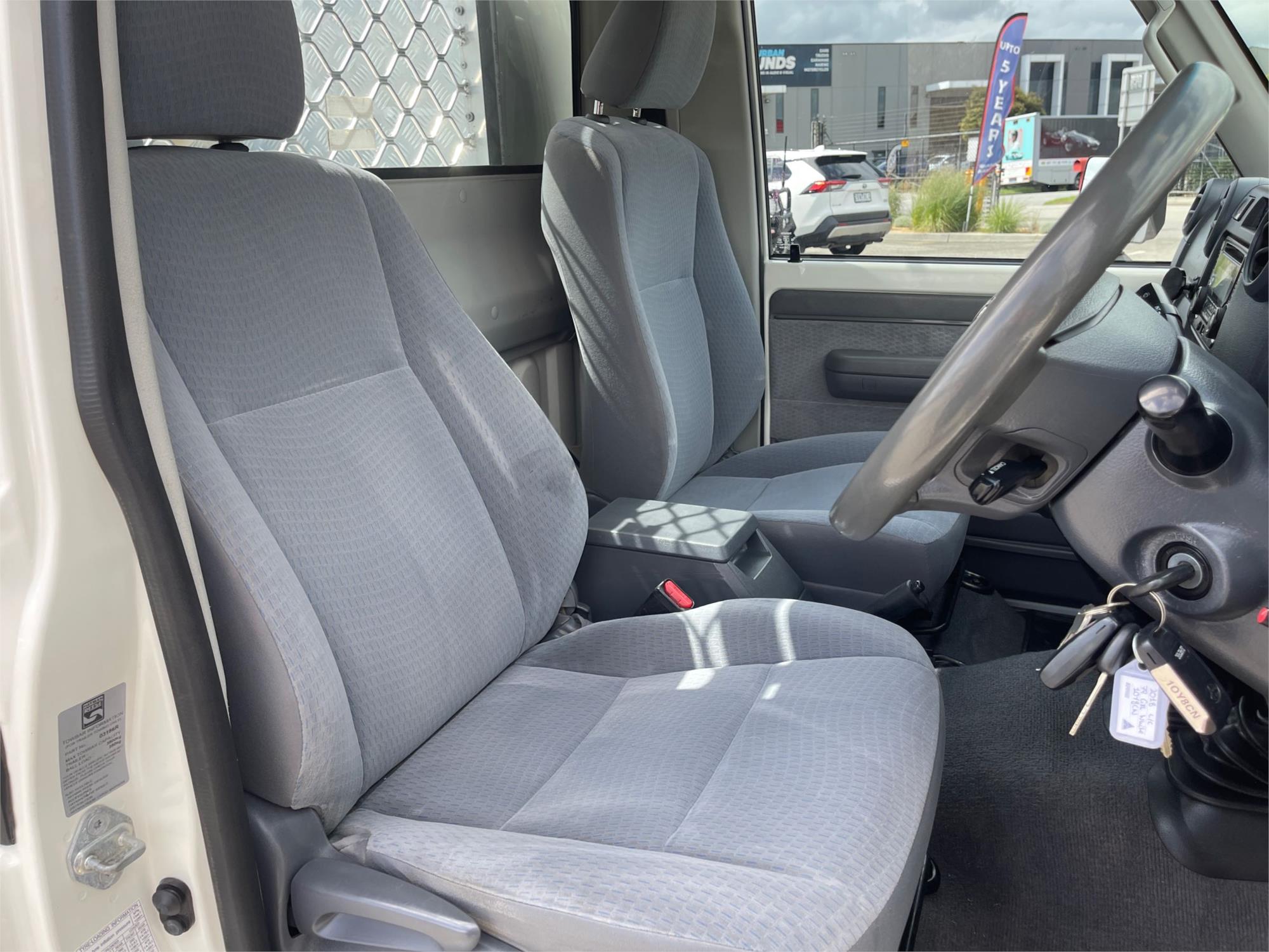 
								2018 Toyota Landcruiser GXL full									