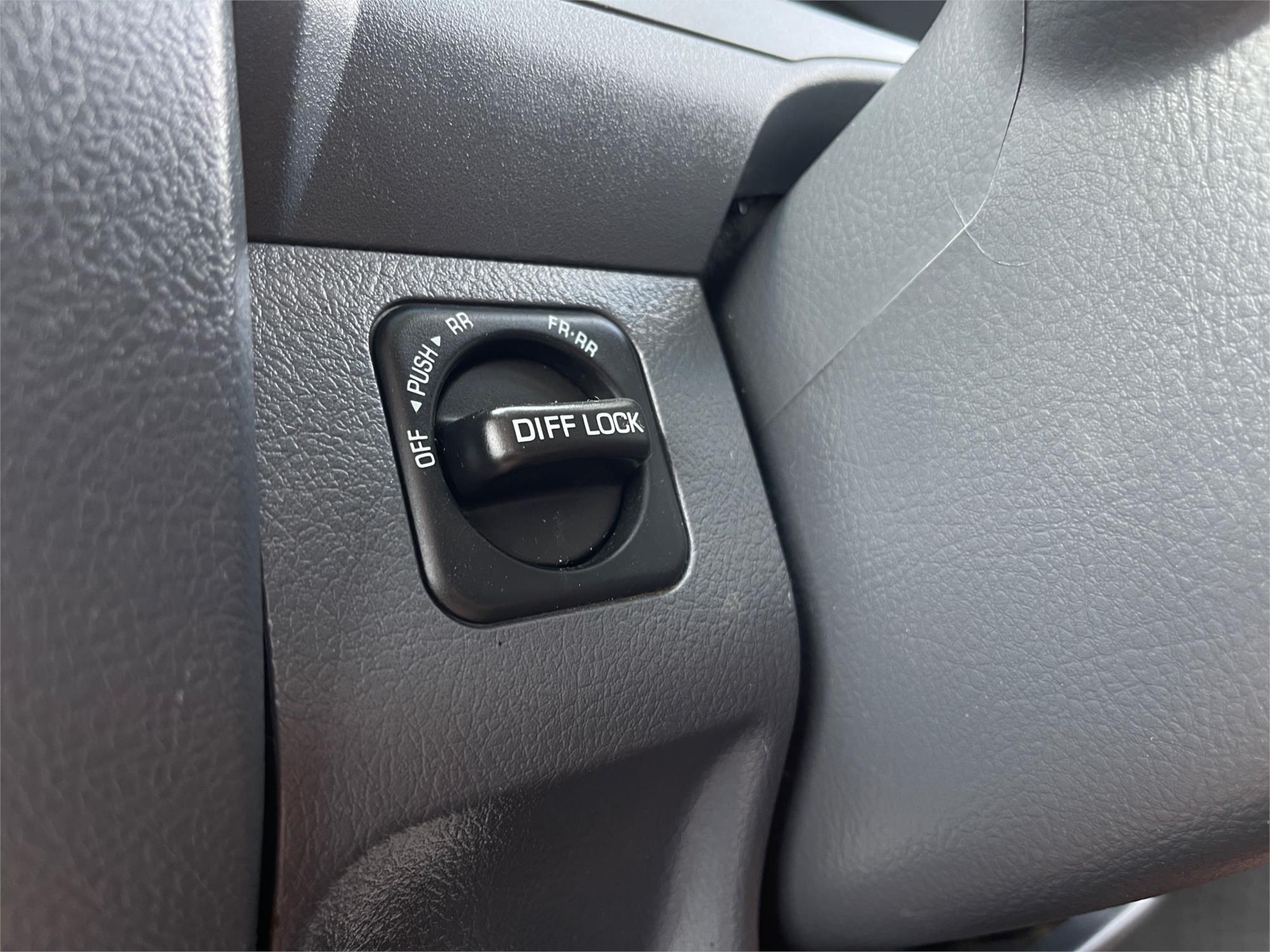 
								2018 Toyota Landcruiser GXL full									