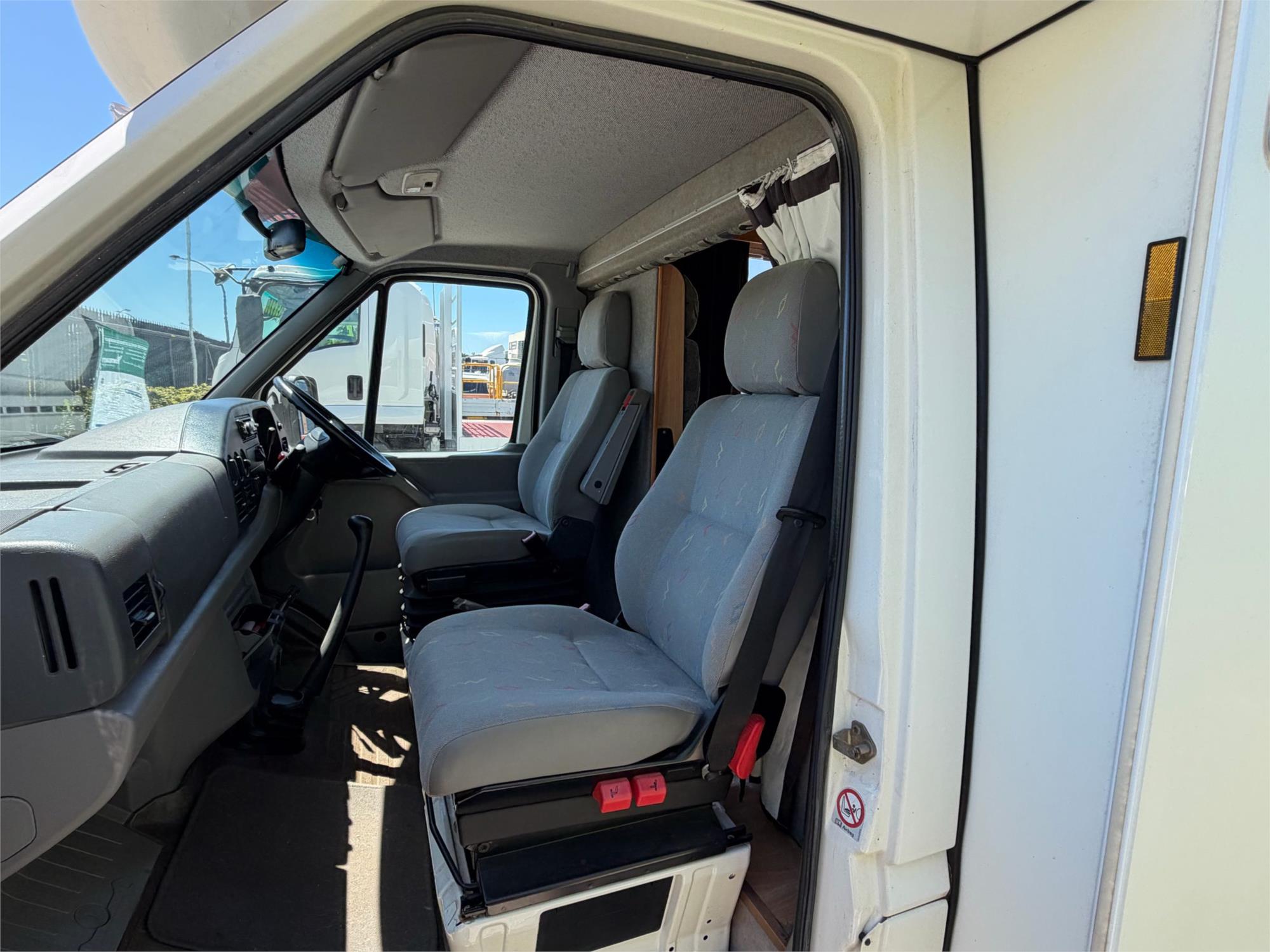 
								2006 VW LT46 full									