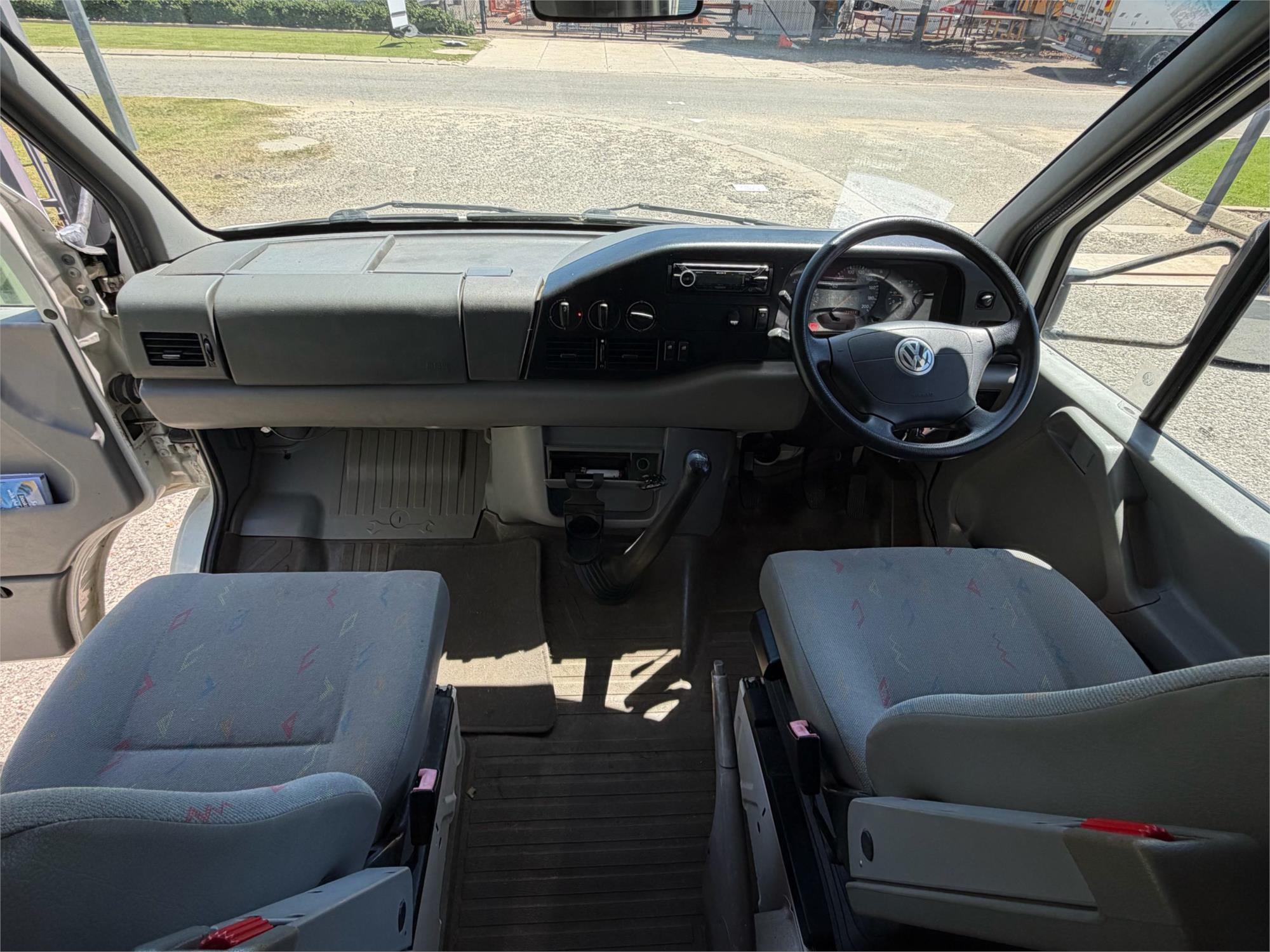 
								2006 VW LT46 full									