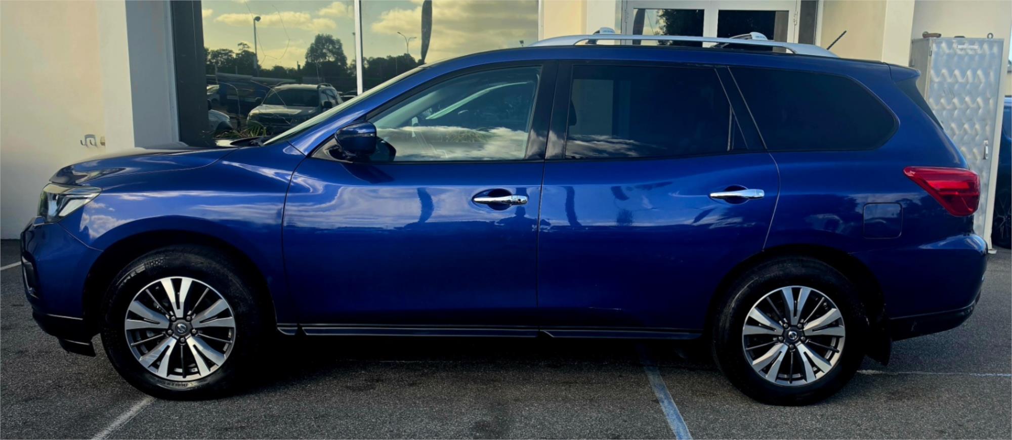 
								2017 Nissan Pathfinder ST-L full									