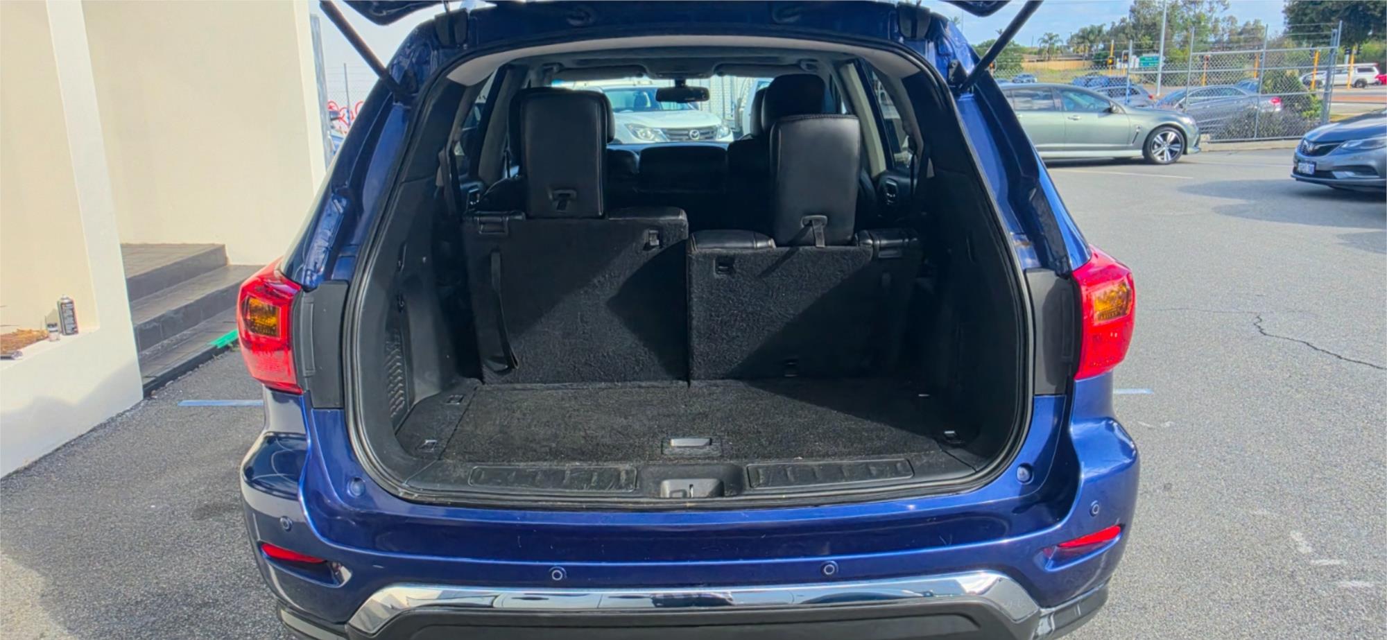 
								2017 Nissan Pathfinder ST-L full									