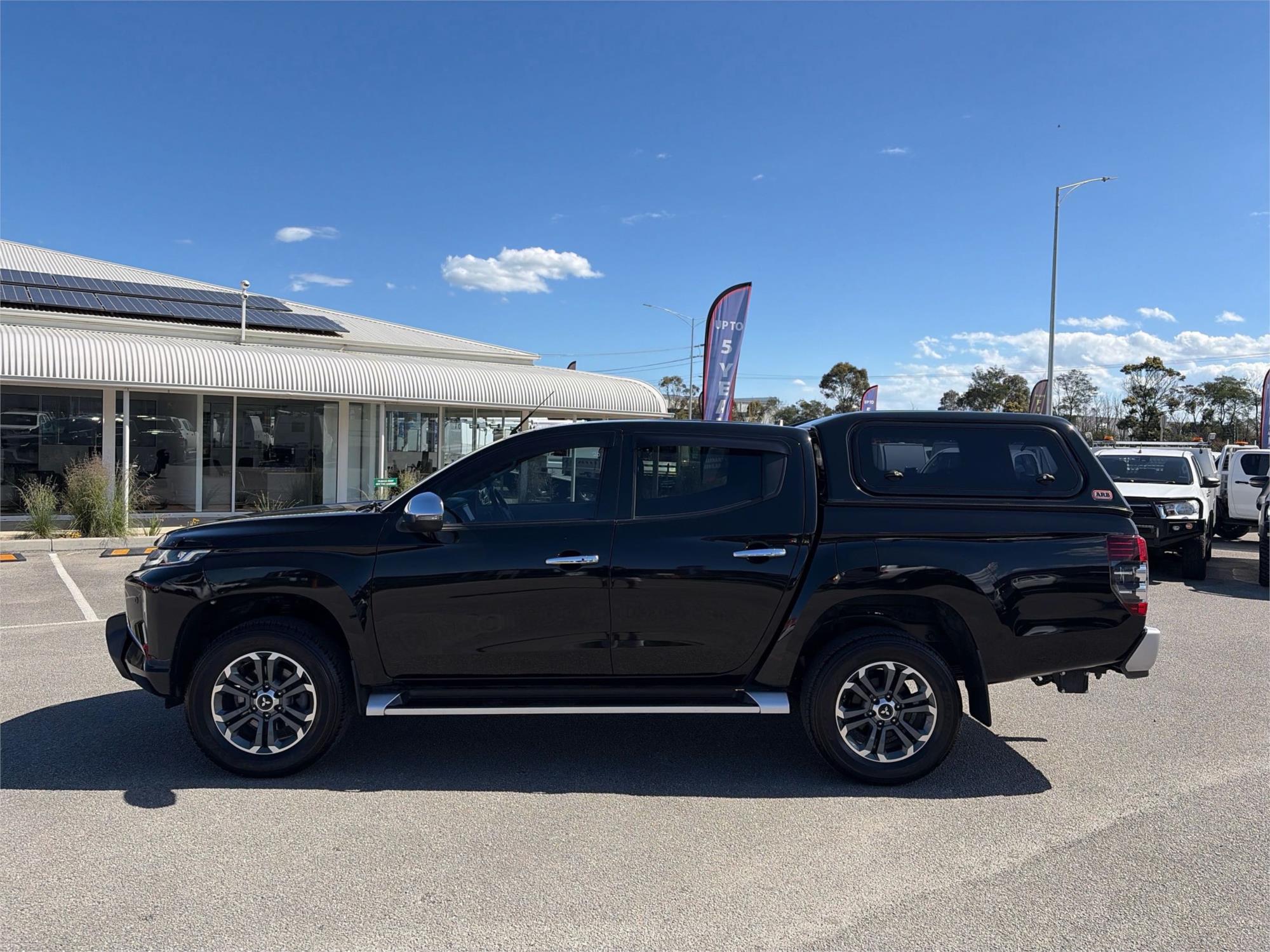 
								2019 Mitsubishi Triton GLS full									